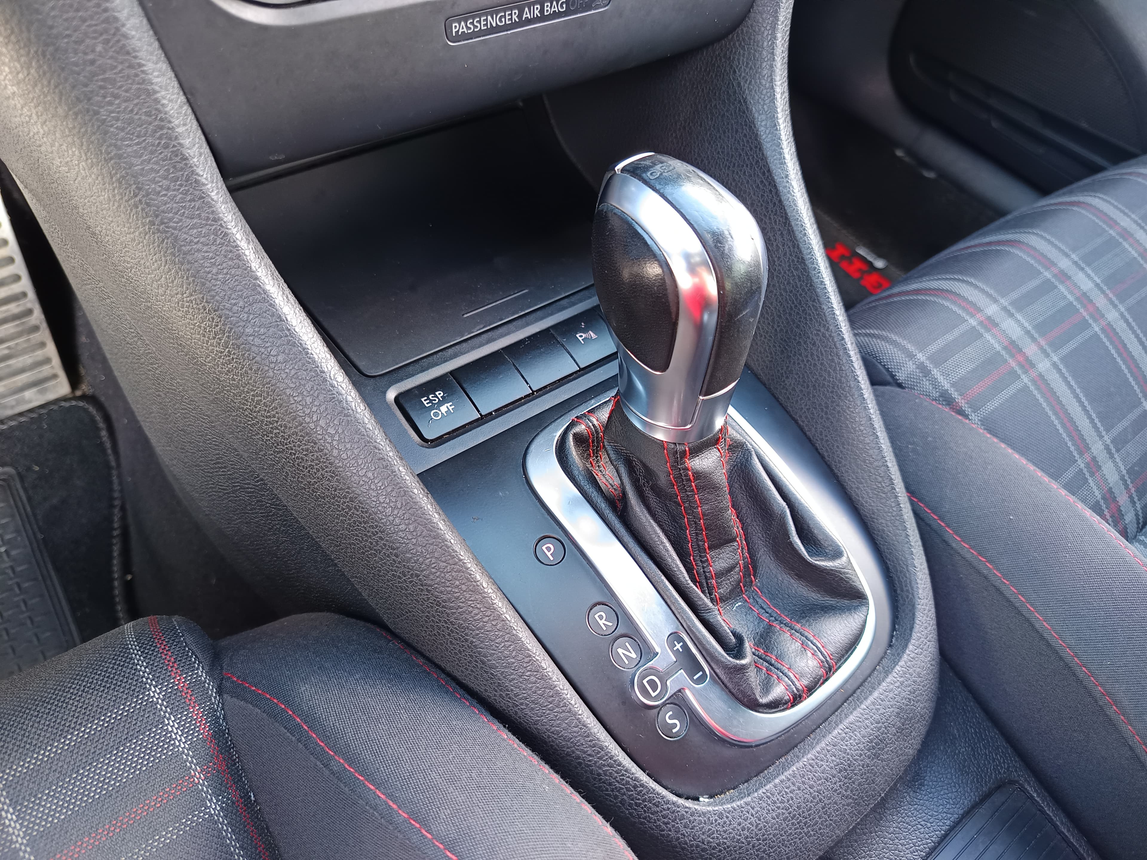 Volkswagen Golf GTI · Ano 2010 — imagem 38