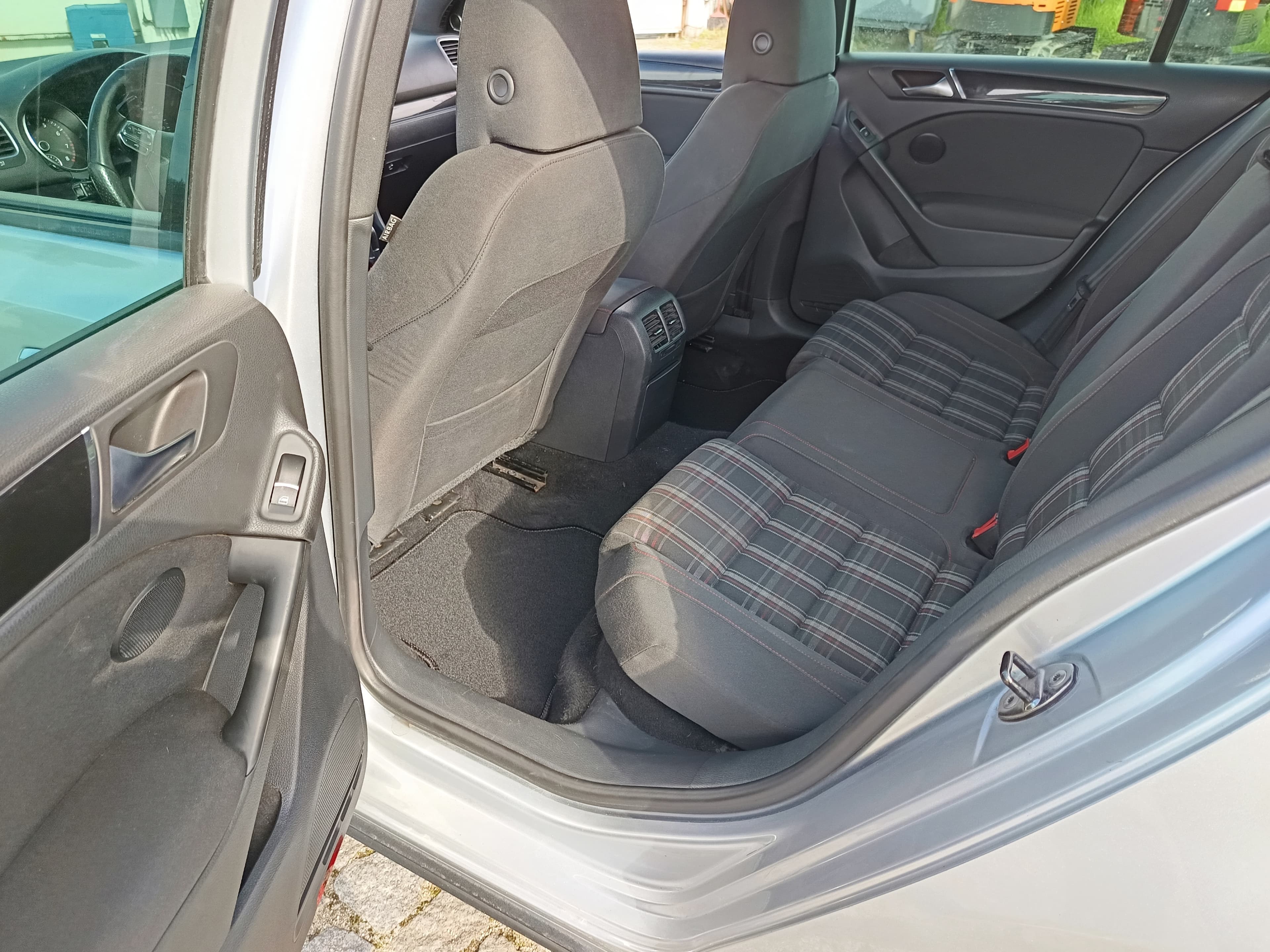Volkswagen Golf GTI · Ano 2010 — imagem 29
