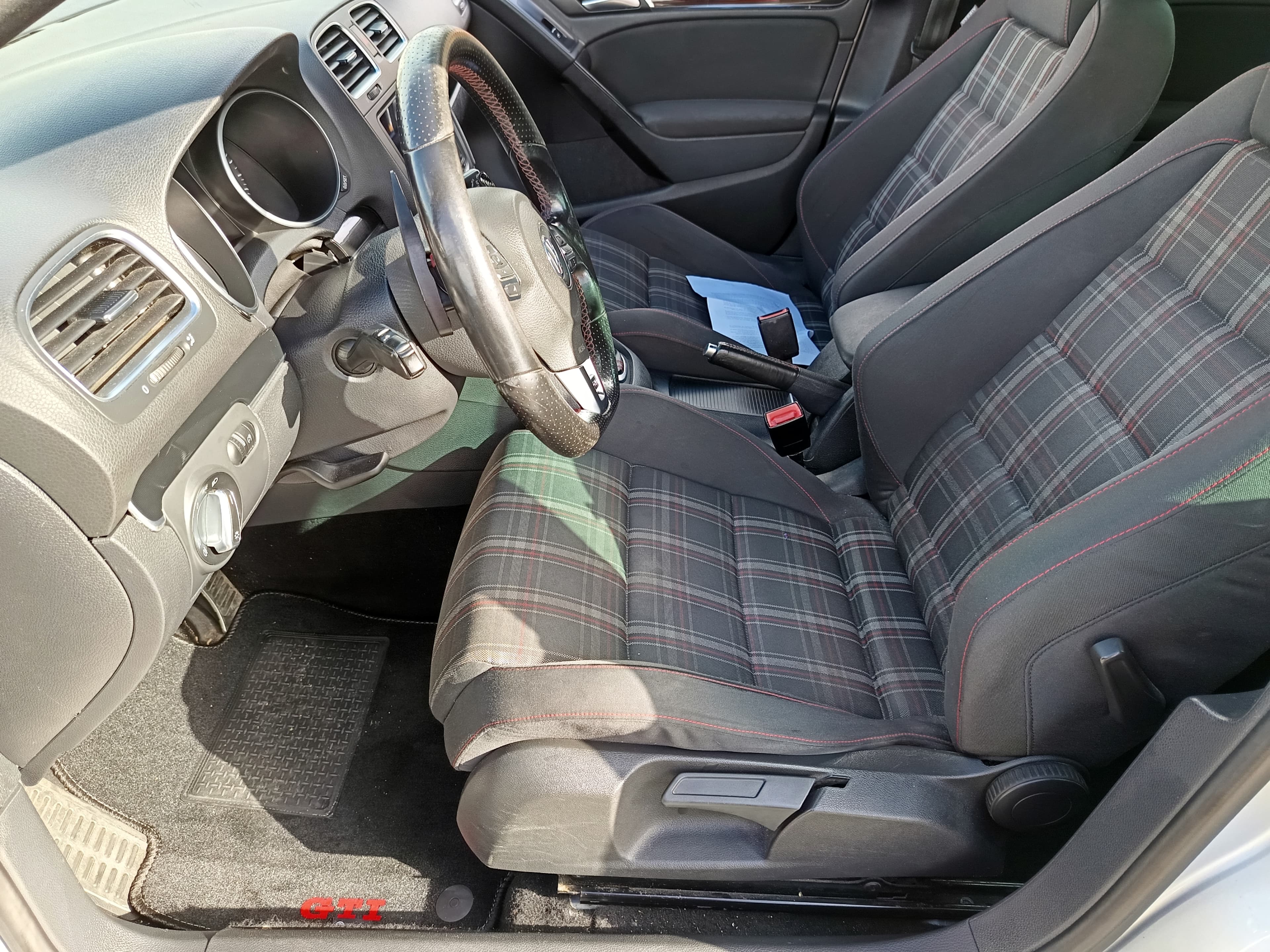Volkswagen Golf GTI · Ano 2010 — imagem 33