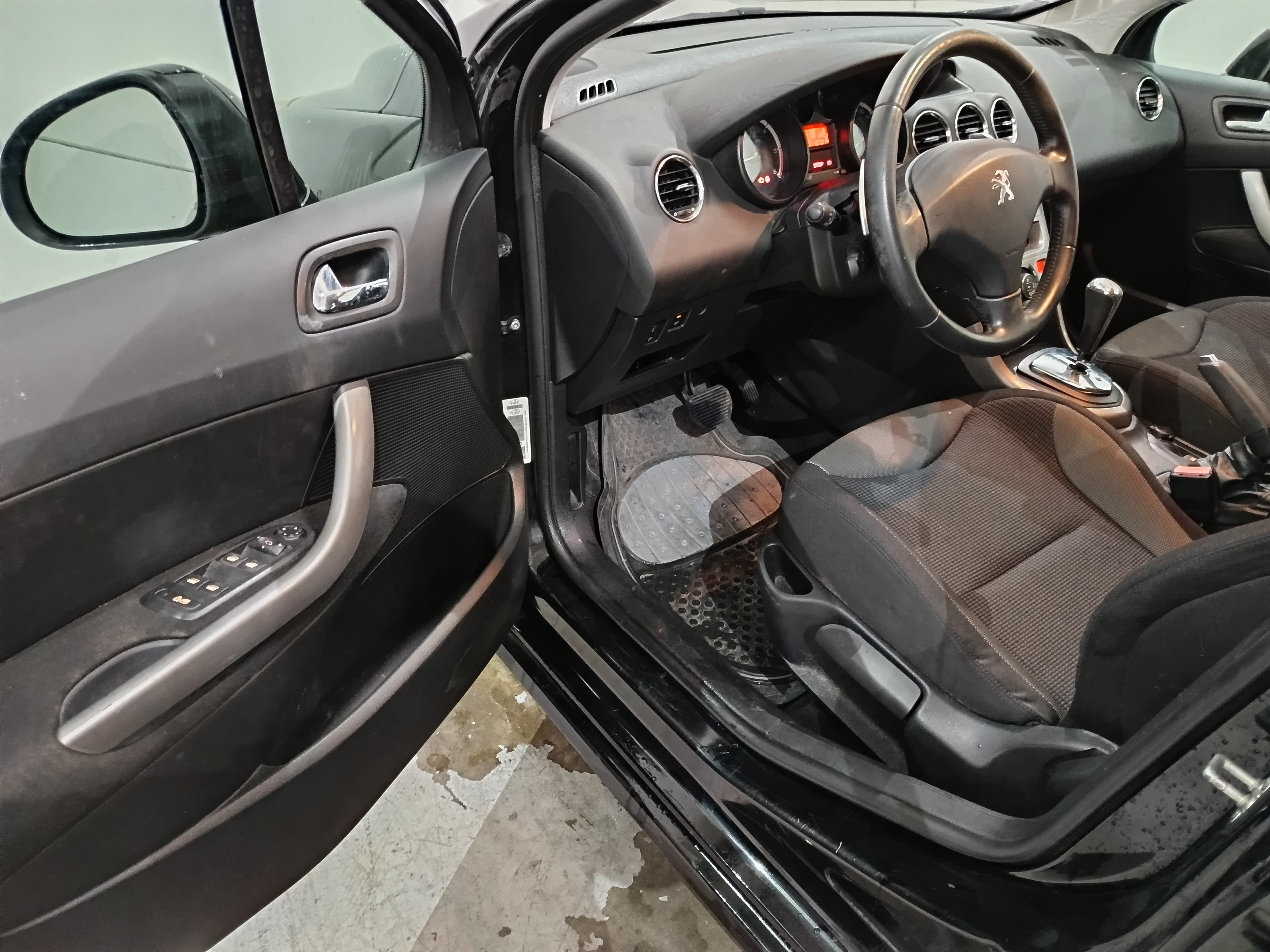 Peugeot 308 SW · Ano 2011 — imagen 29