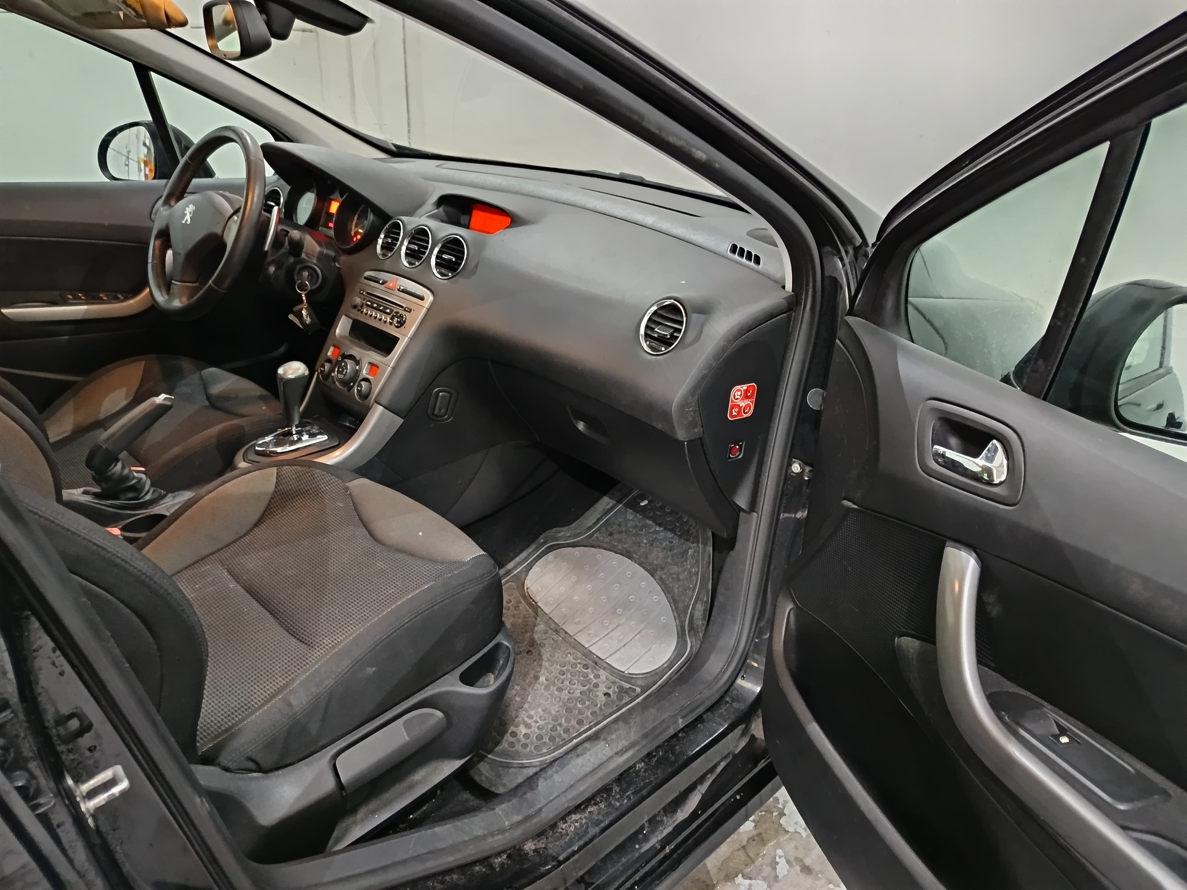 Peugeot 308 SW · Ano 2011 — imagen 22