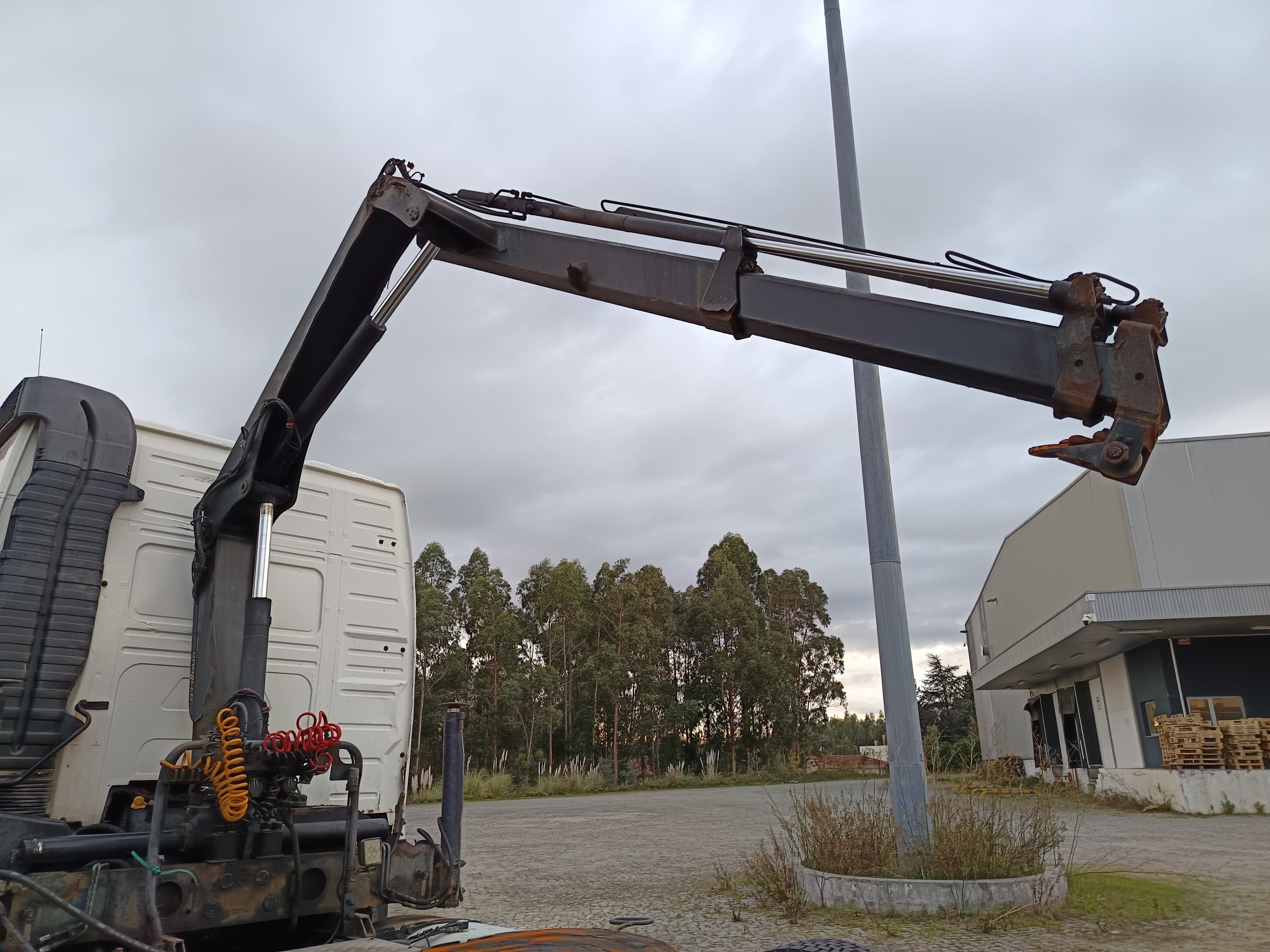 Volvo FH12 com Grua Hiab 4x2 · Ano 2003 — imagen 10