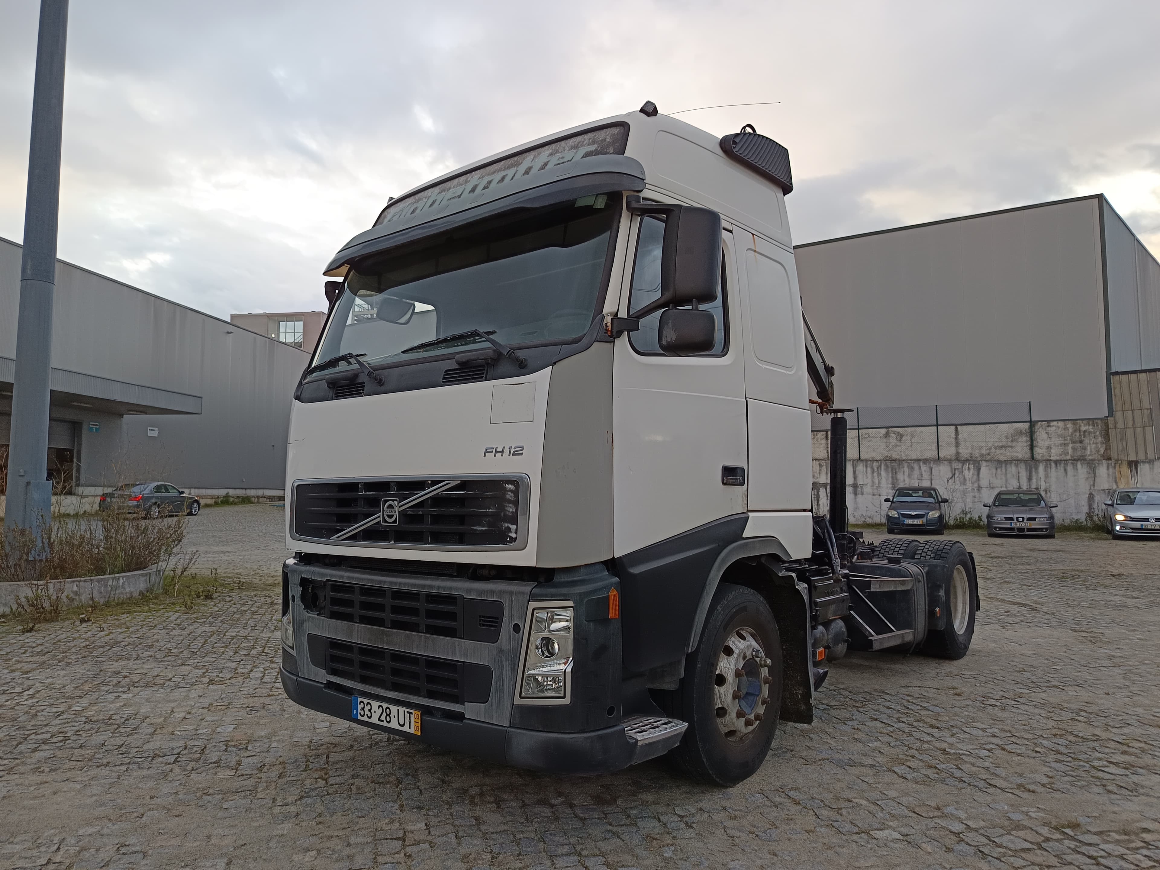 Volvo FH12 com Grua Hiab 4x2 · Ano 2003 — imagen 1