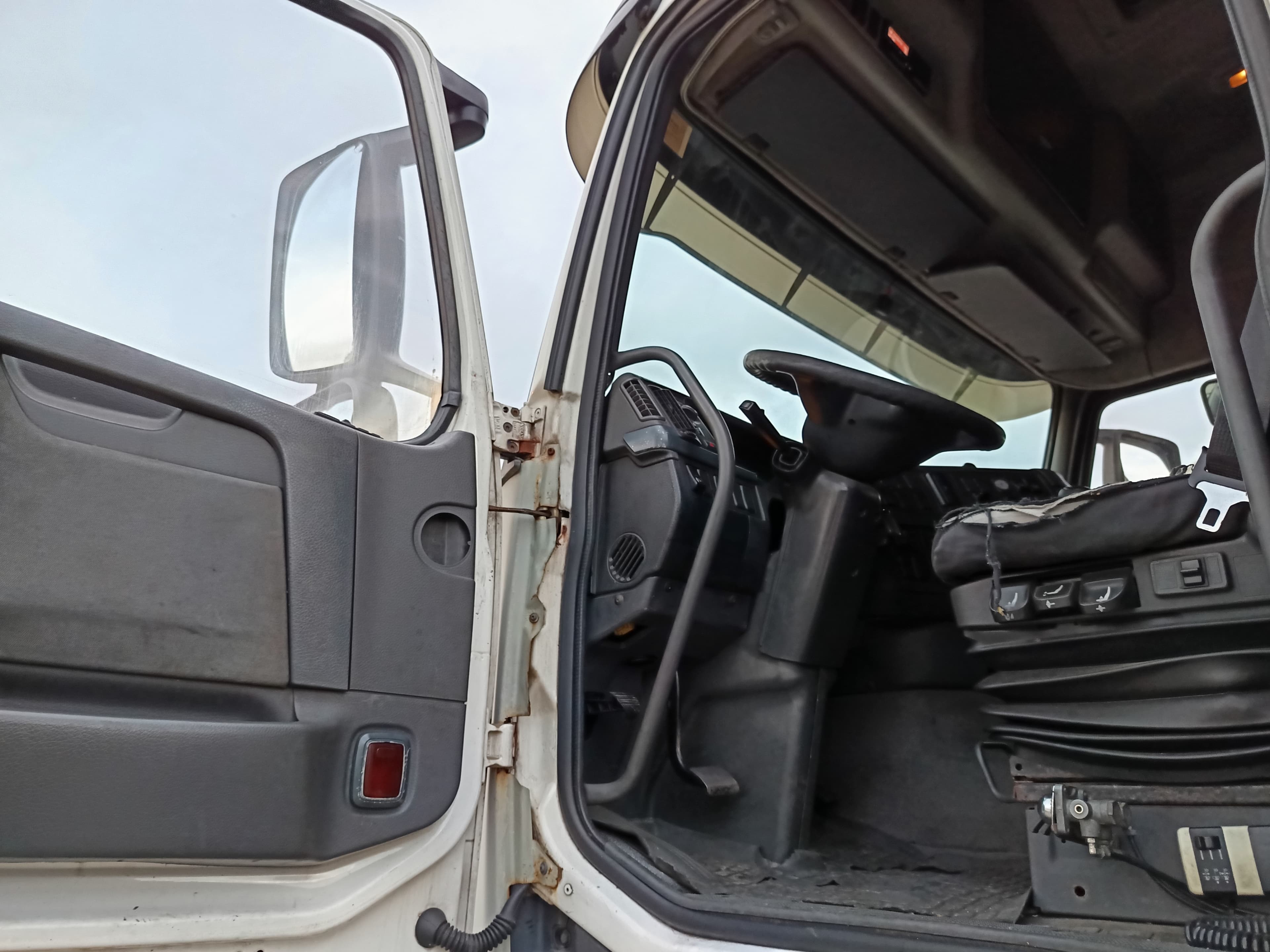 Volvo FH12 com Grua Hiab 4x2 · Ano 2003 — imagen 19
