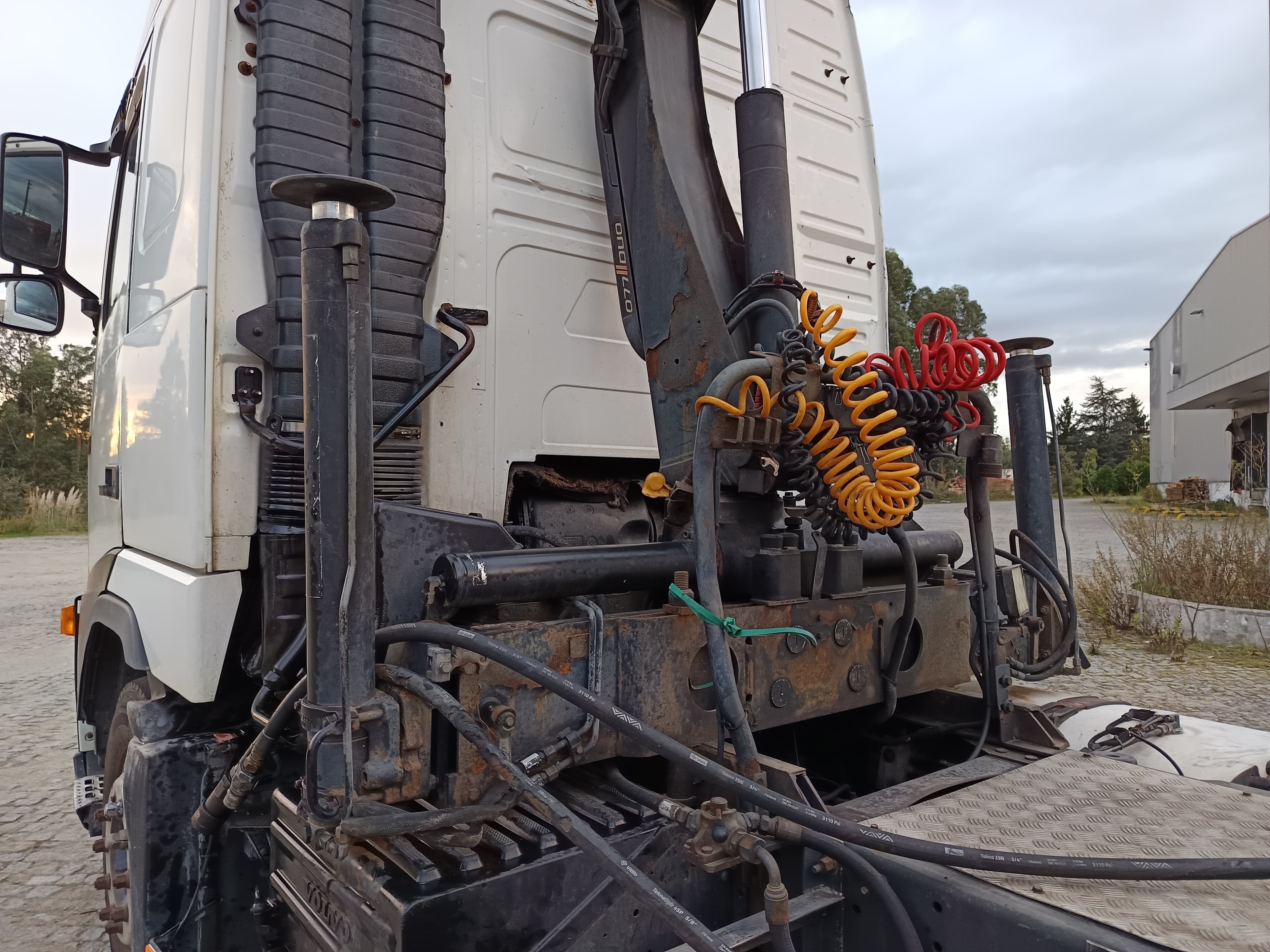 Volvo FH12 com Grua Hiab 4x2 · Ano 2003 — imagen 13
