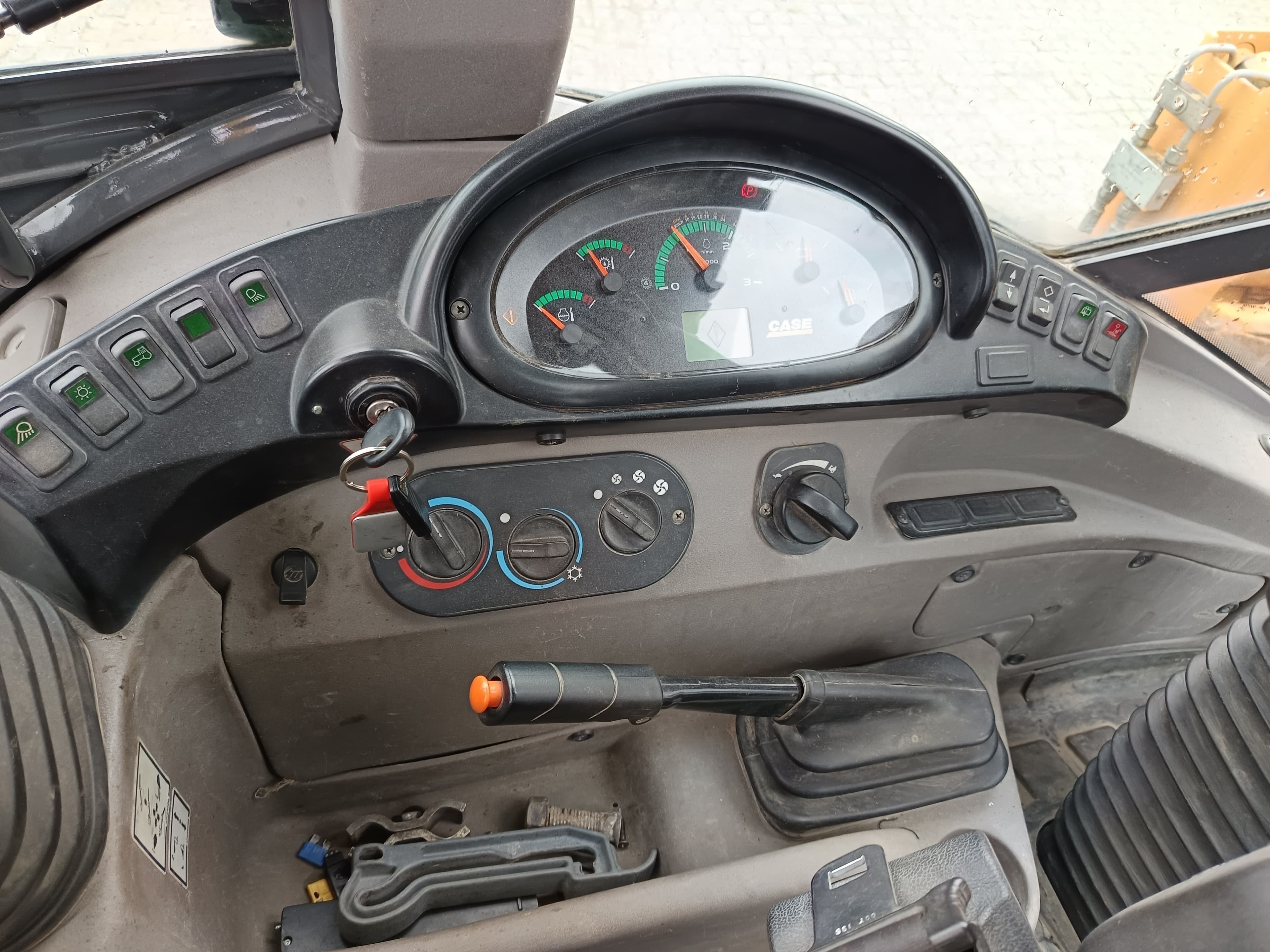 Retroescavadora Case 580 ST · Ano 2015 — imagen 17
