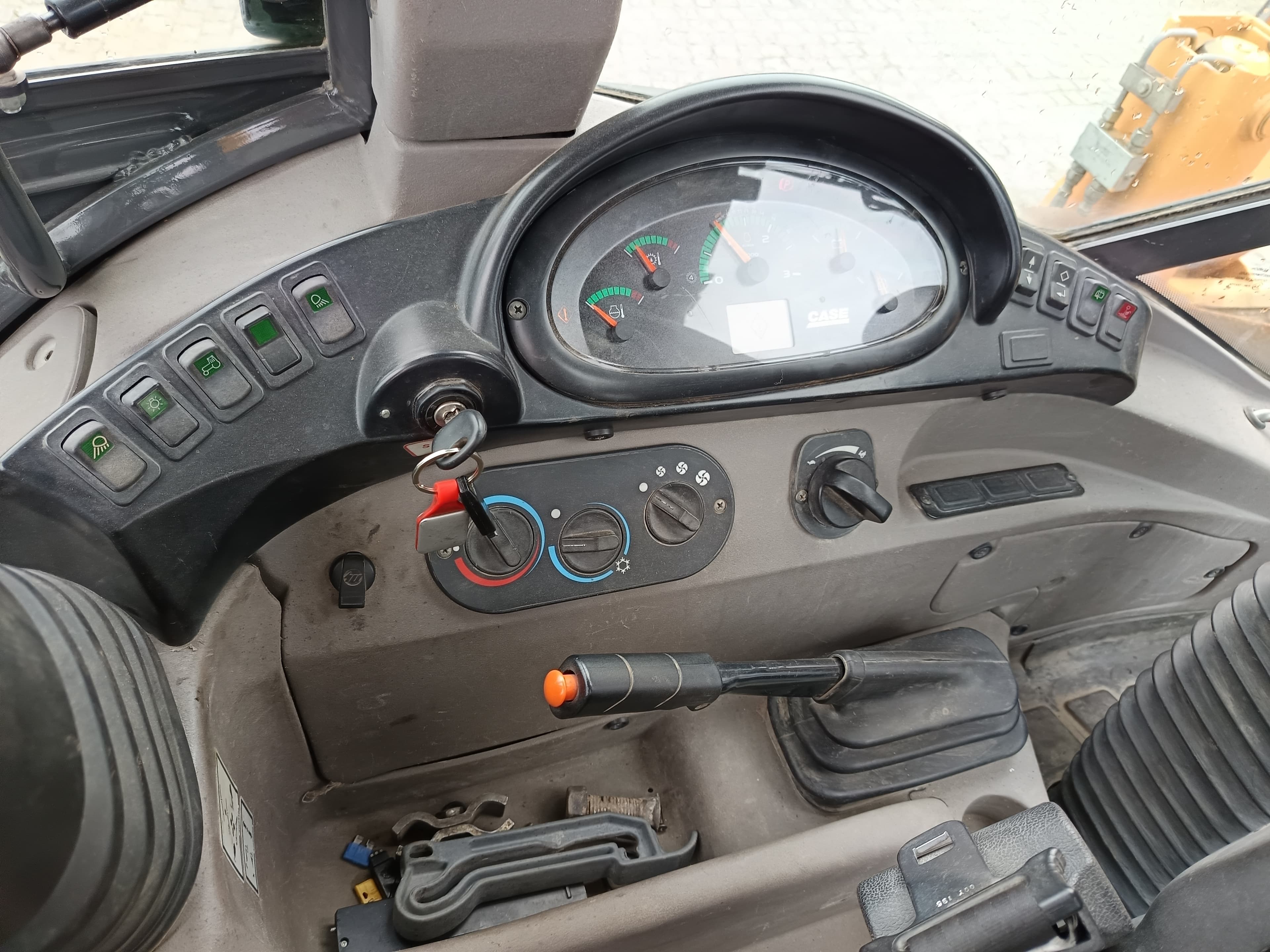 Retroescavadora Case 580 ST · Ano 2015 — imagen 20