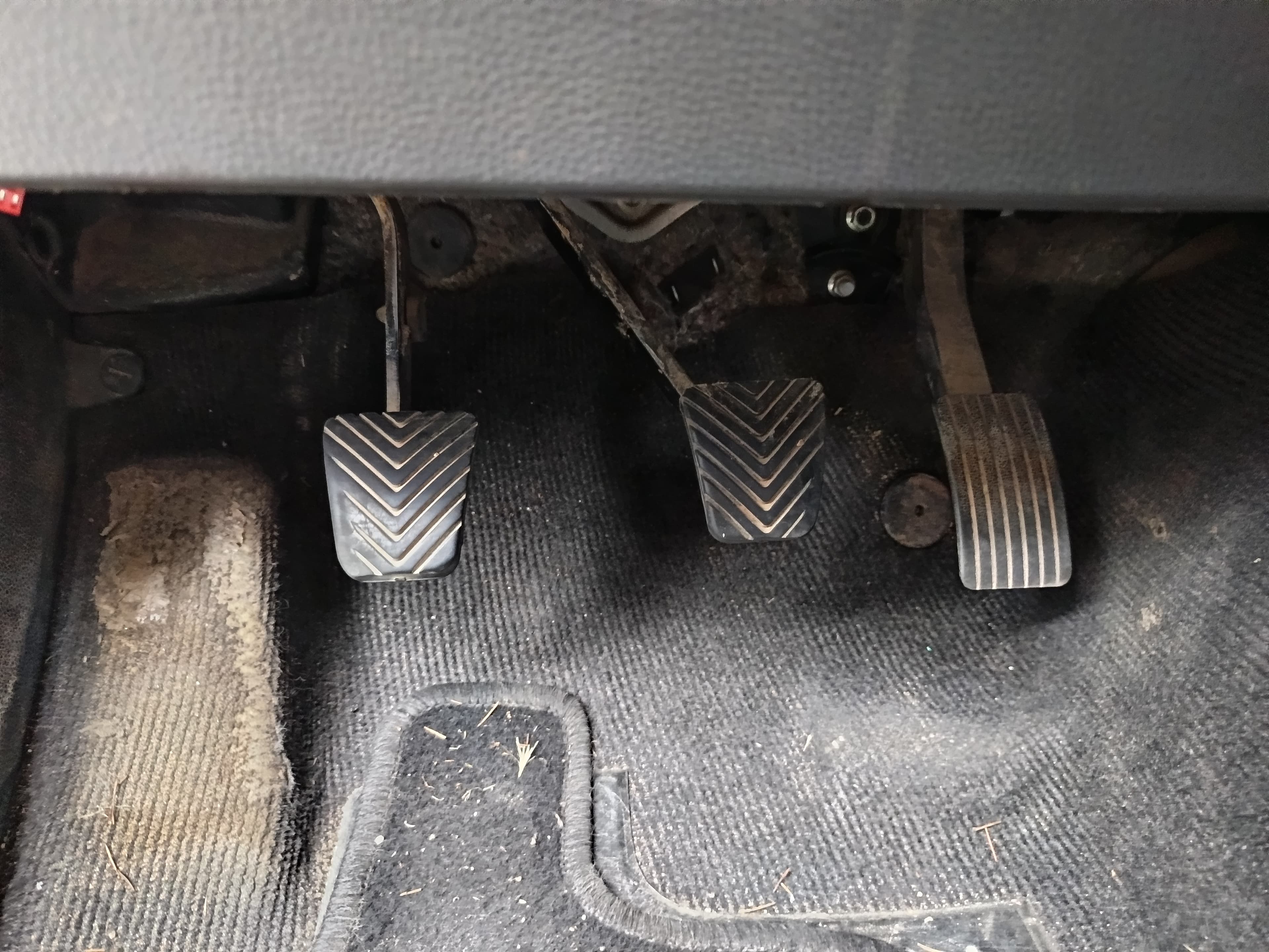 Mitsubishi L200 4WD CC Invite 3 L 2.5 DI-D — imagen 21