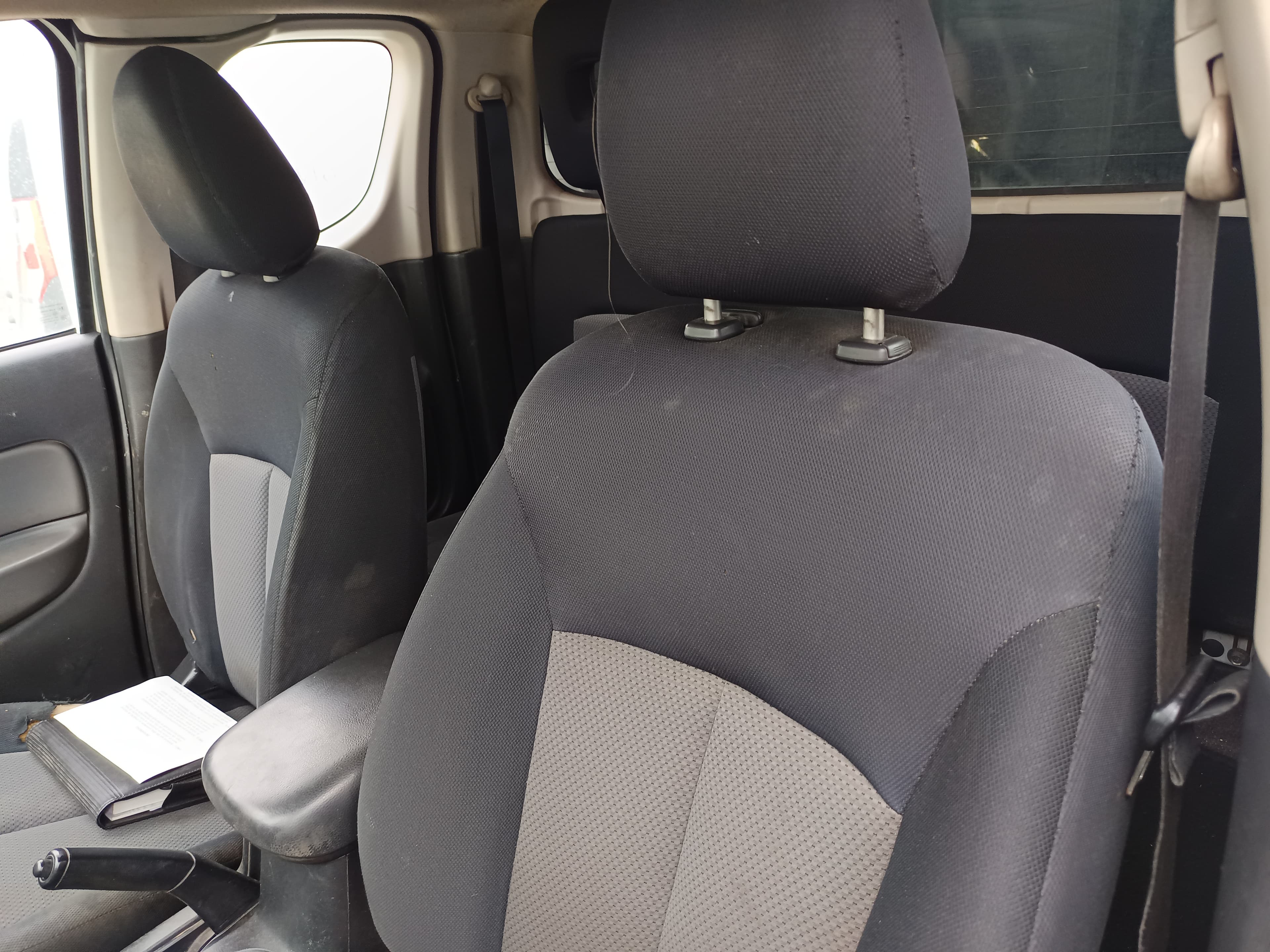 Mitsubishi L200 4WD CC Invite 3 L 2.5 DI-D — imagen 19