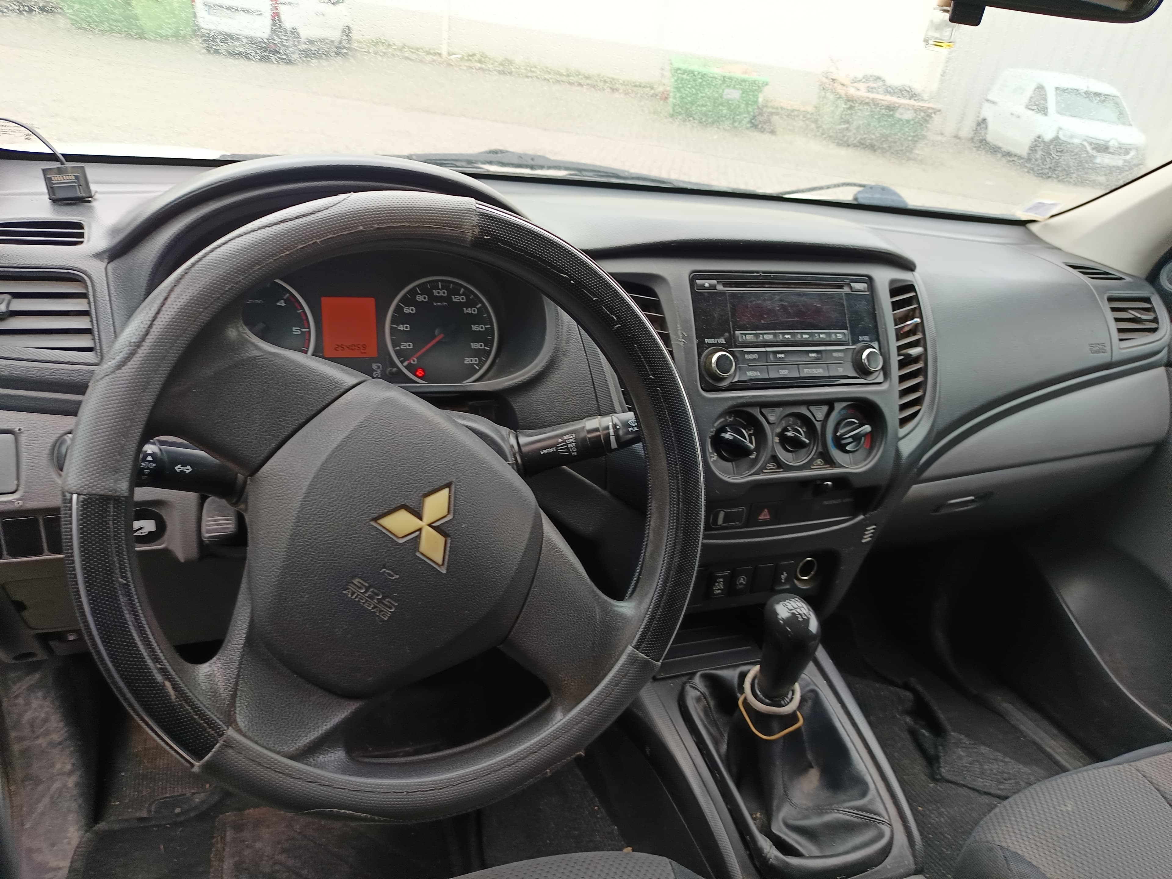Mitsubishi L200 4WD CC Invite 3 L 2.5 DI-D — imagen 20