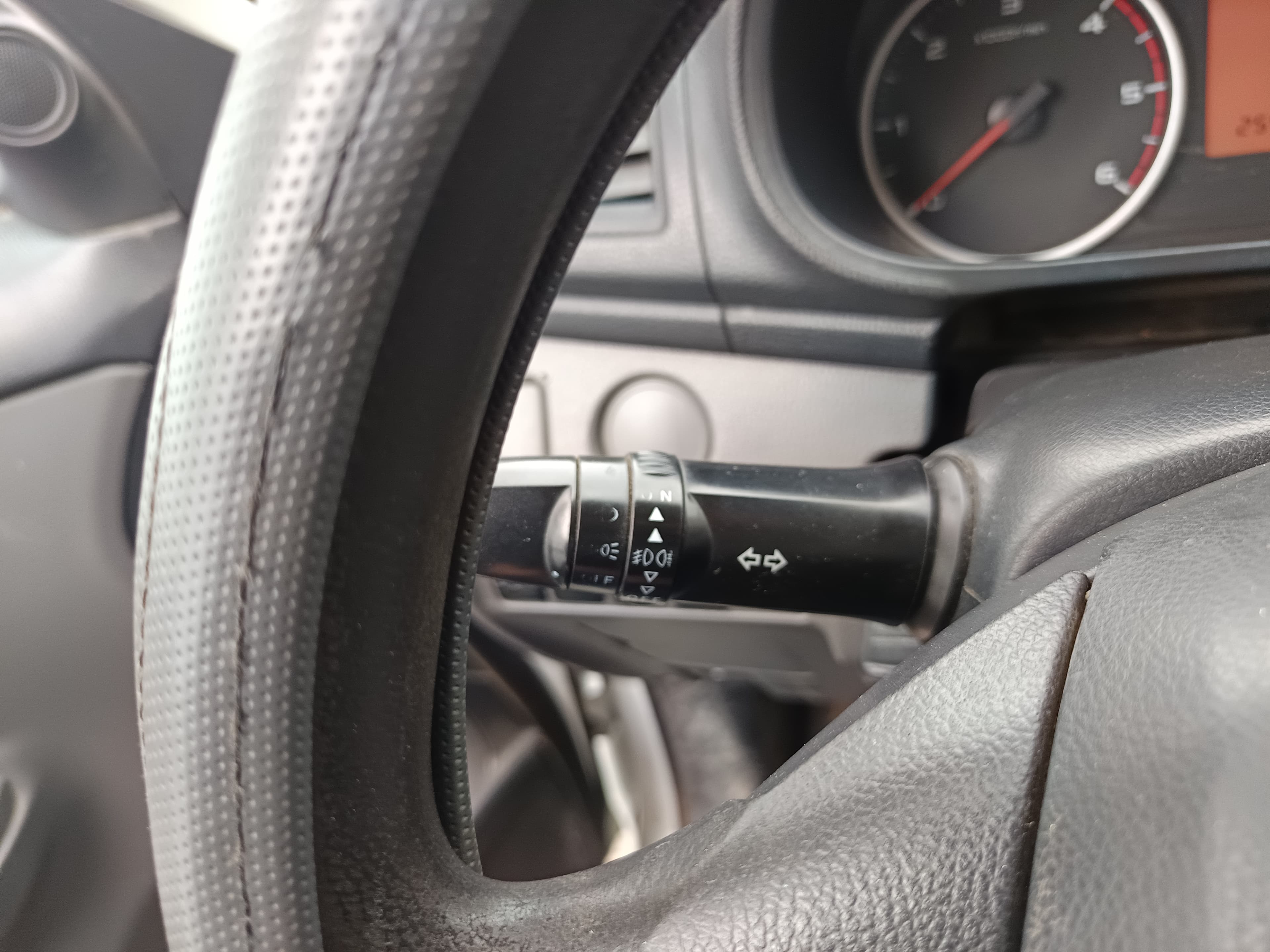 Mitsubishi L200 4WD CC Invite 3 L 2.5 DI-D — imagen 26