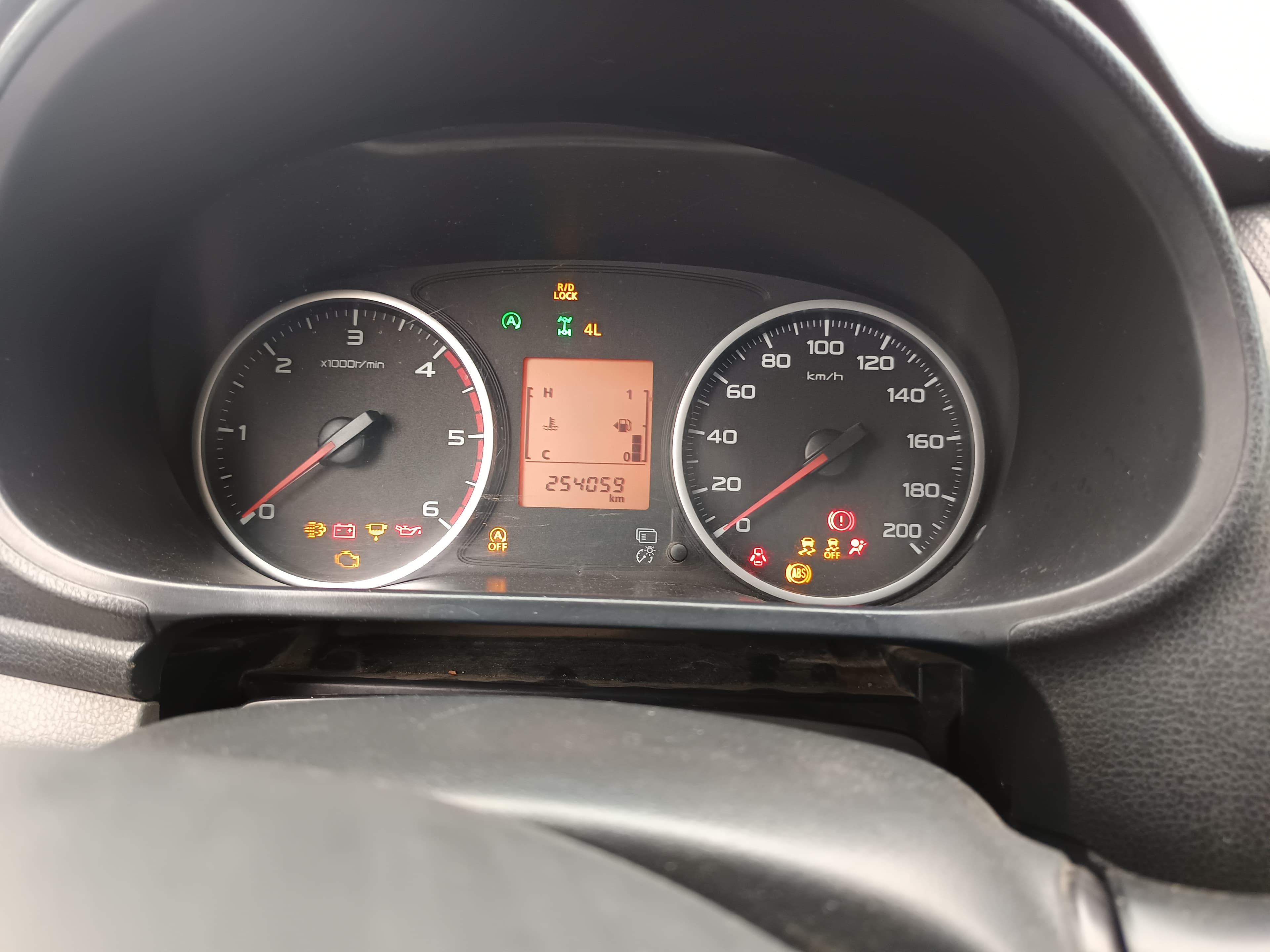 Mitsubishi L200 4WD CC Invite 3 L 2.5 DI-D — imagen 23