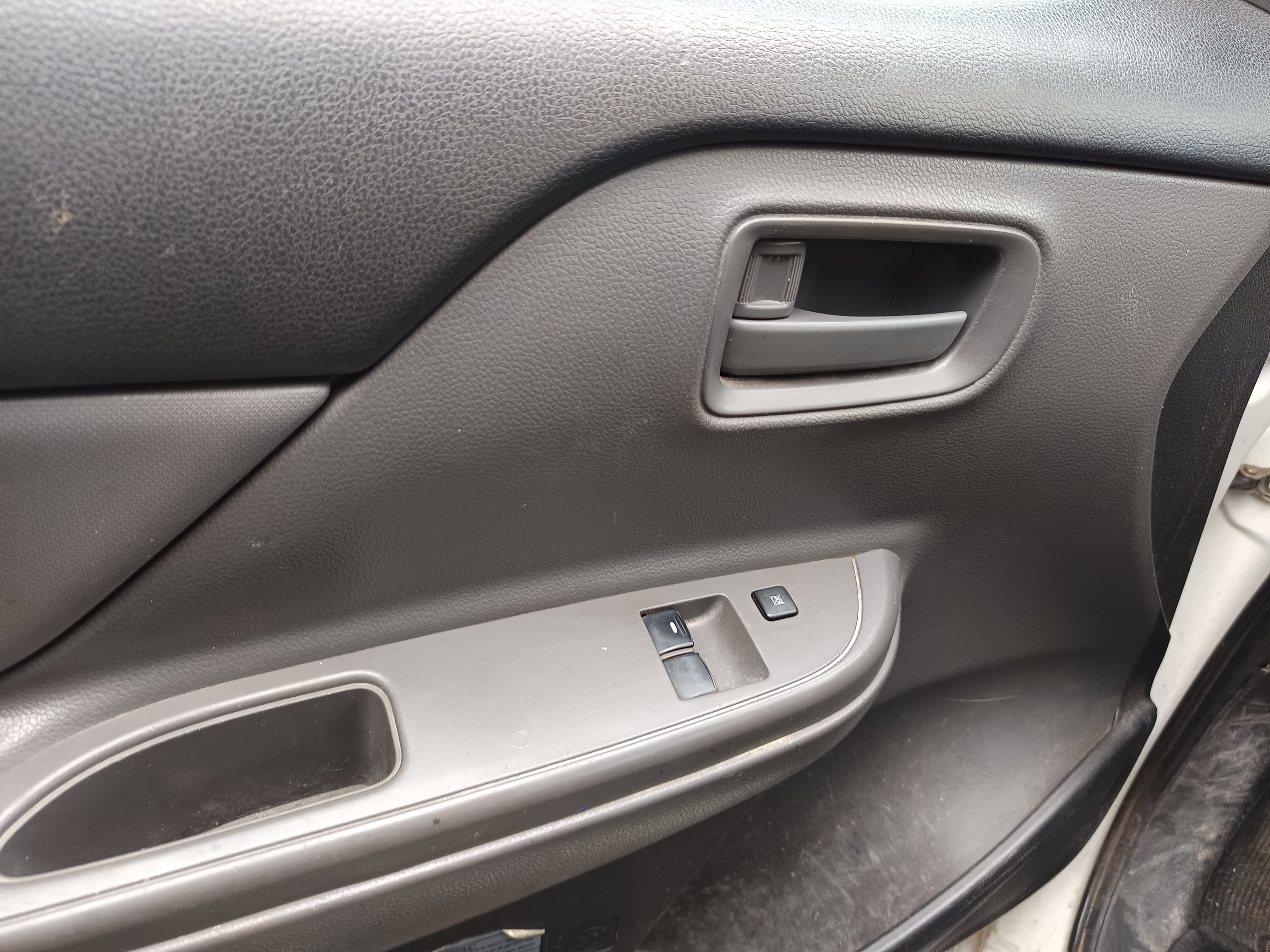Mitsubishi L200 4WD CC Invite 3 L 2.5 DI-D — imagen 18