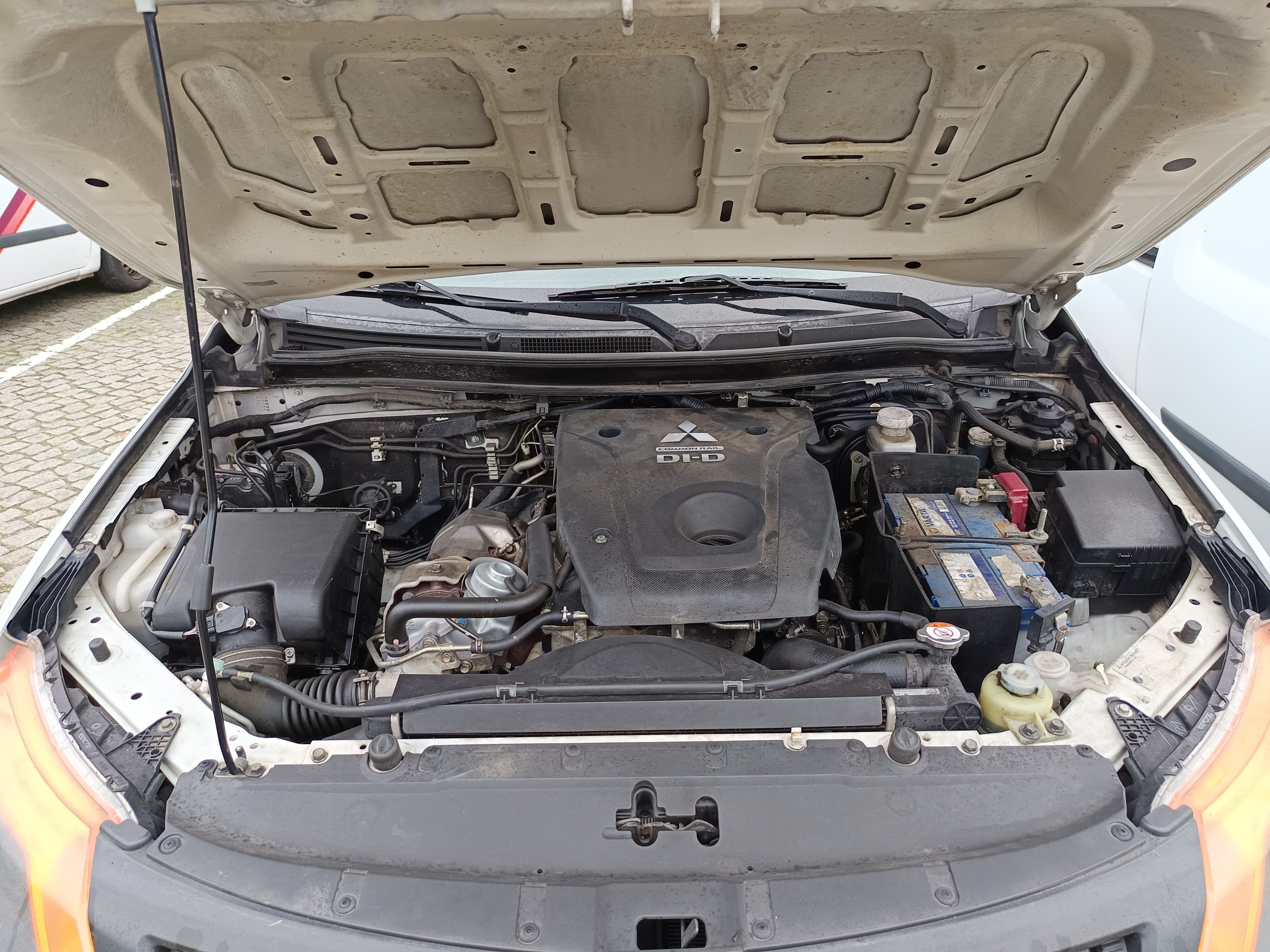 Mitsubishi L200 4WD CC Invite 3 L 2.5 DI-D — imagen 35