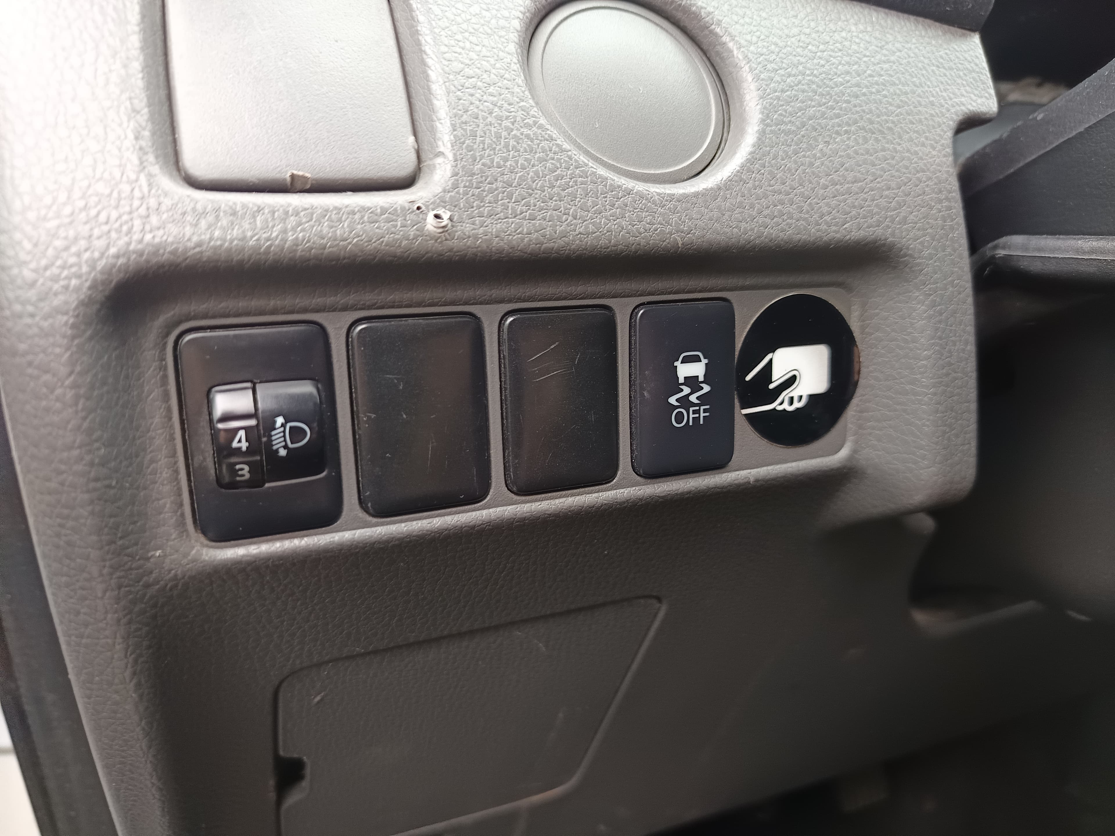 Mitsubishi L200 4WD CC Invite 3 L 2.5 DI-D — imagen 22