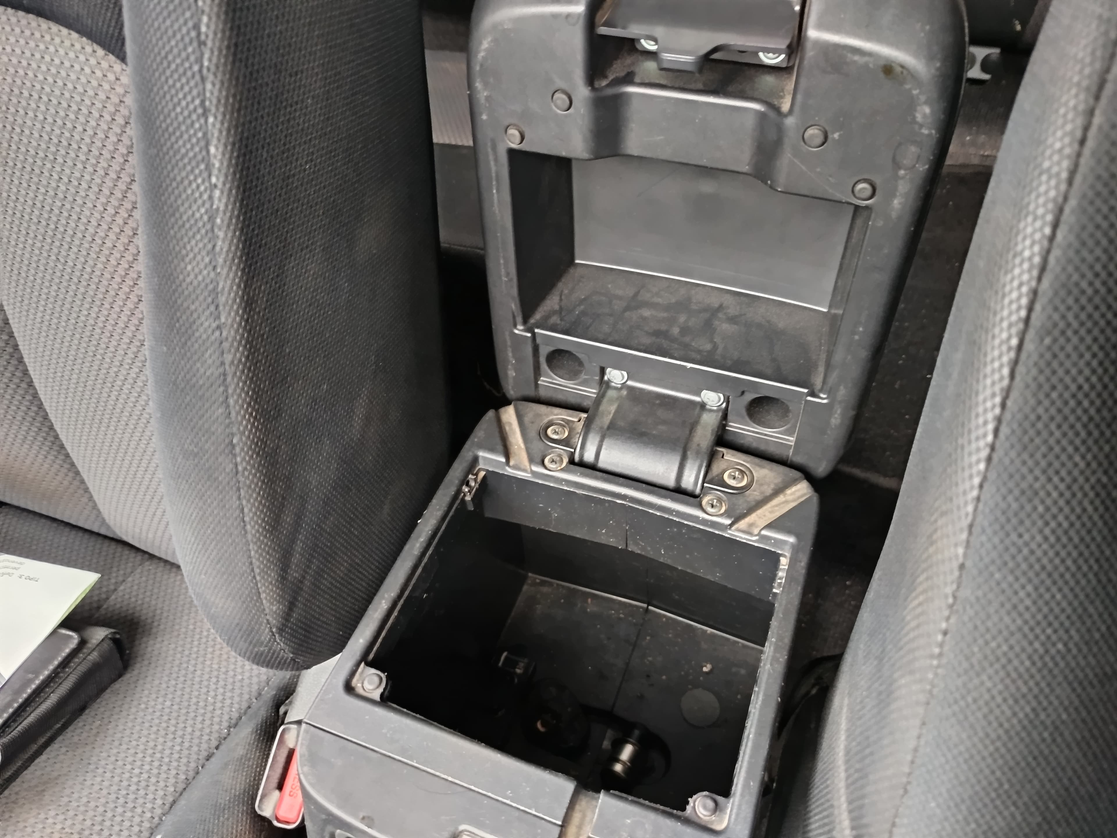 Mitsubishi L200 4WD CC Invite 3 L 2.5 DI-D — imagen 32