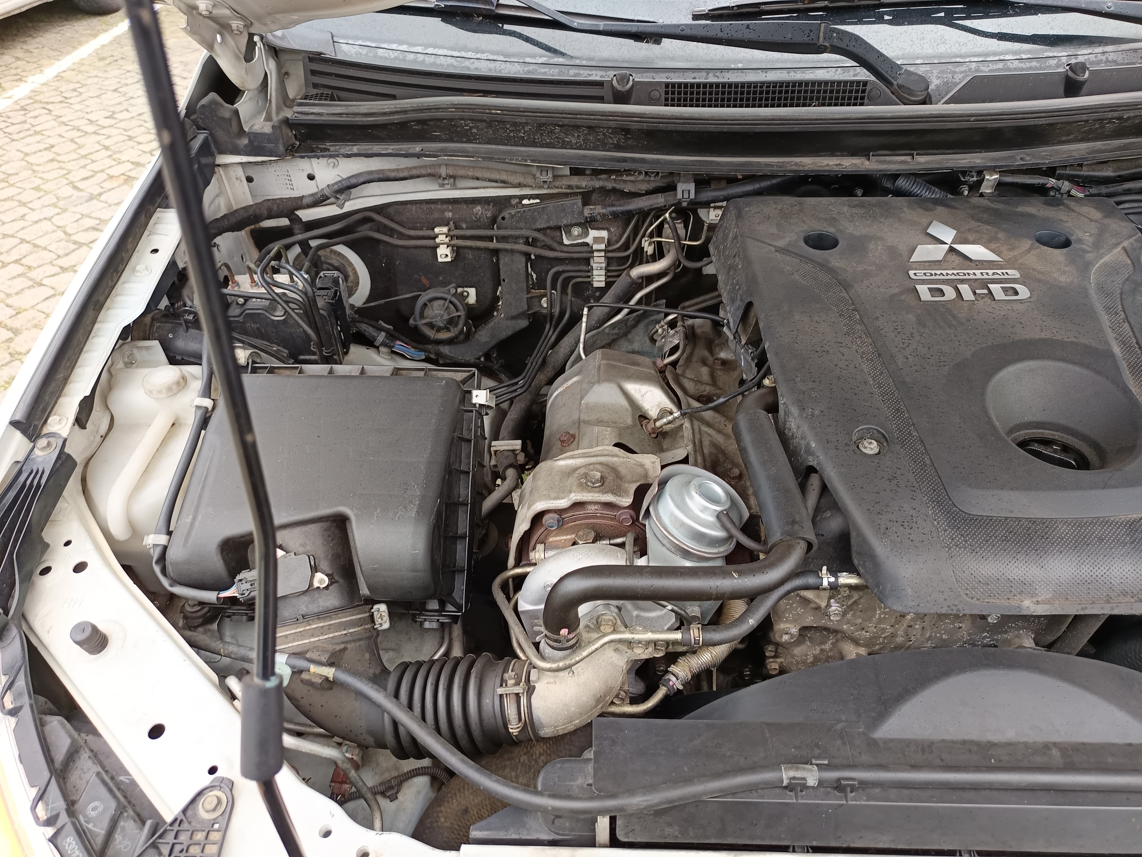Mitsubishi L200 4WD CC Invite 3 L 2.5 DI-D — imagen 36