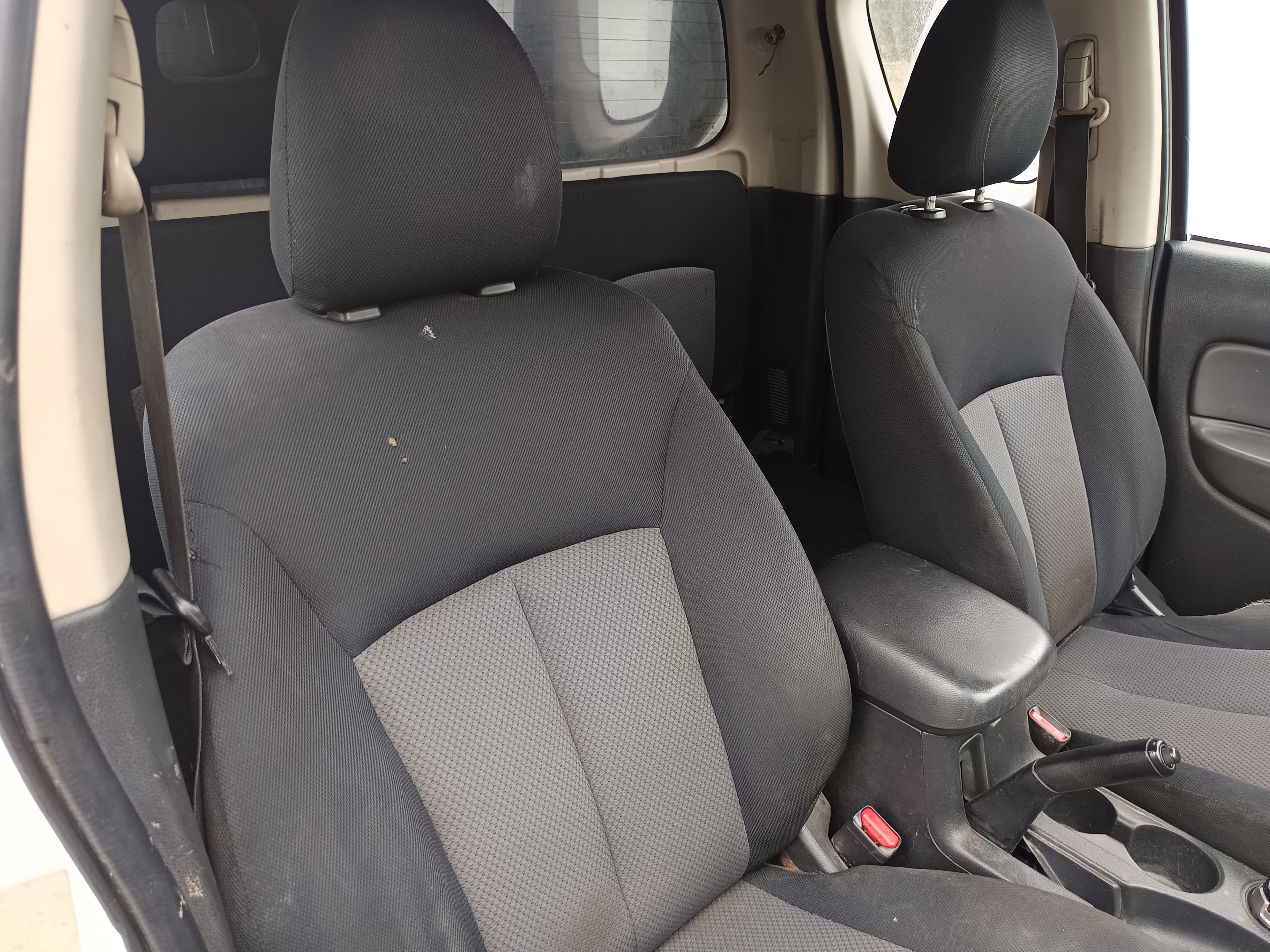 Mitsubishi L200 4WD CC Invite 3 L 2.5 DI-D — imagen 13