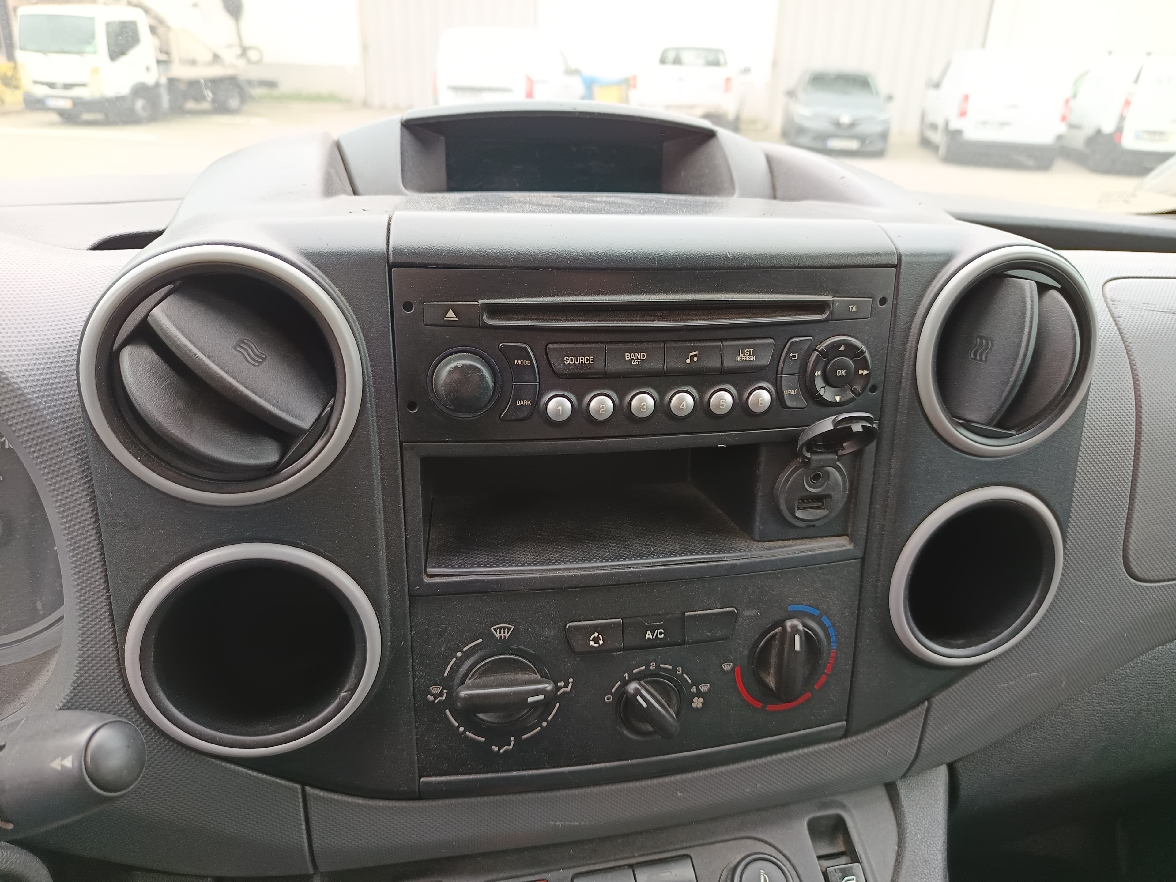 Peugeot Partner 1.6 Hdi L2 Confort Van — imagen 31