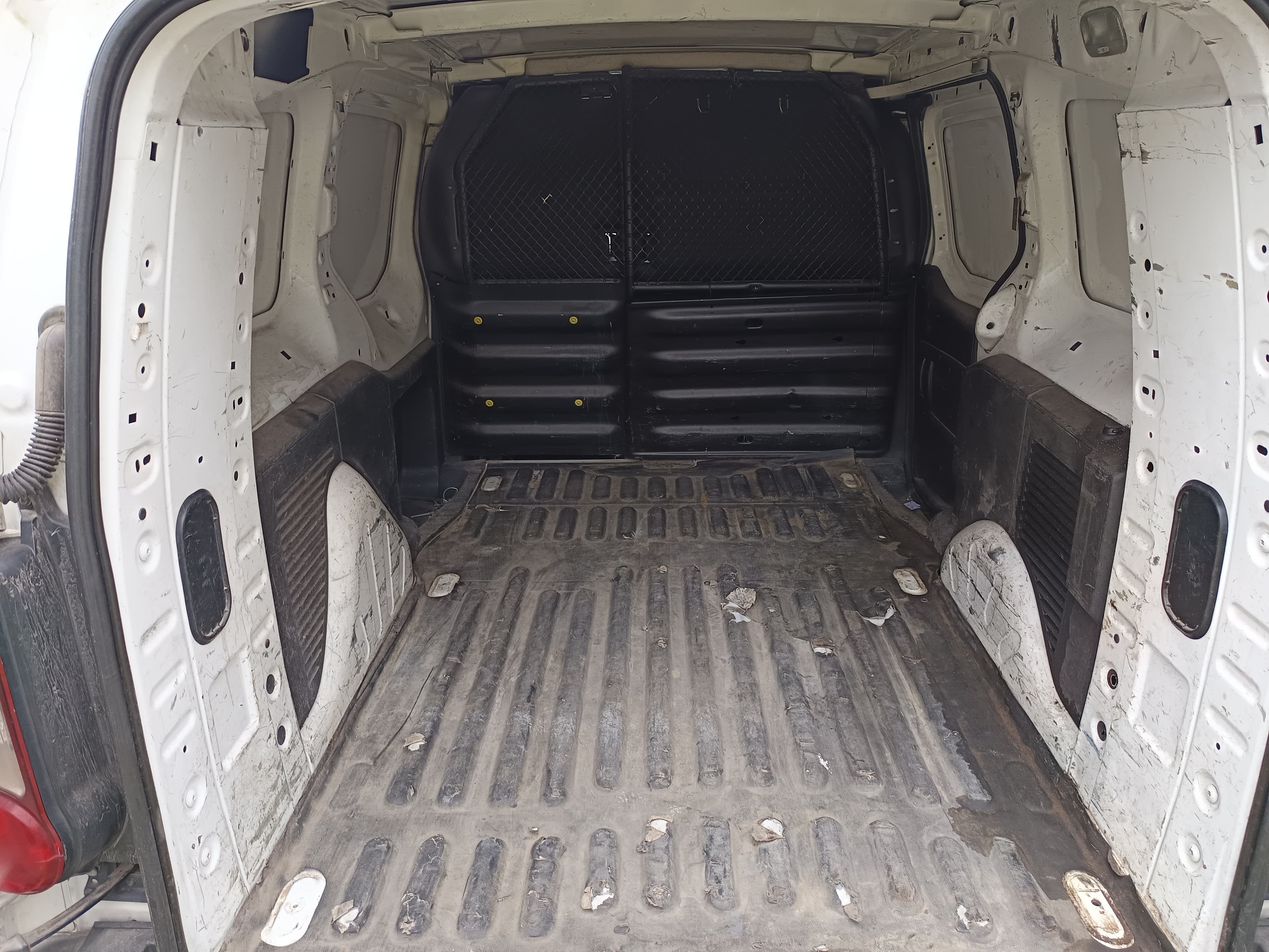 Peugeot Partner 1.6 Hdi L2 Confort Van — imagen 14