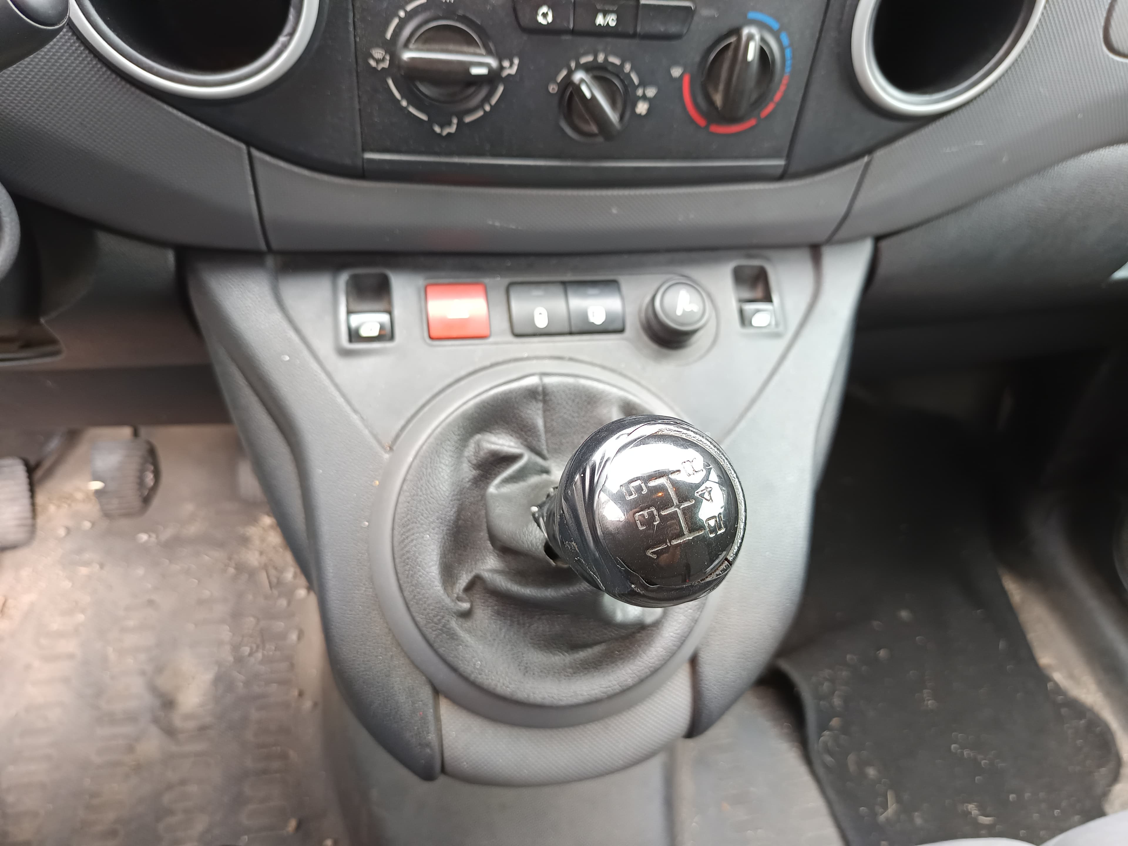 Peugeot Partner 1.6 Hdi L2 Confort Van — imagen 32