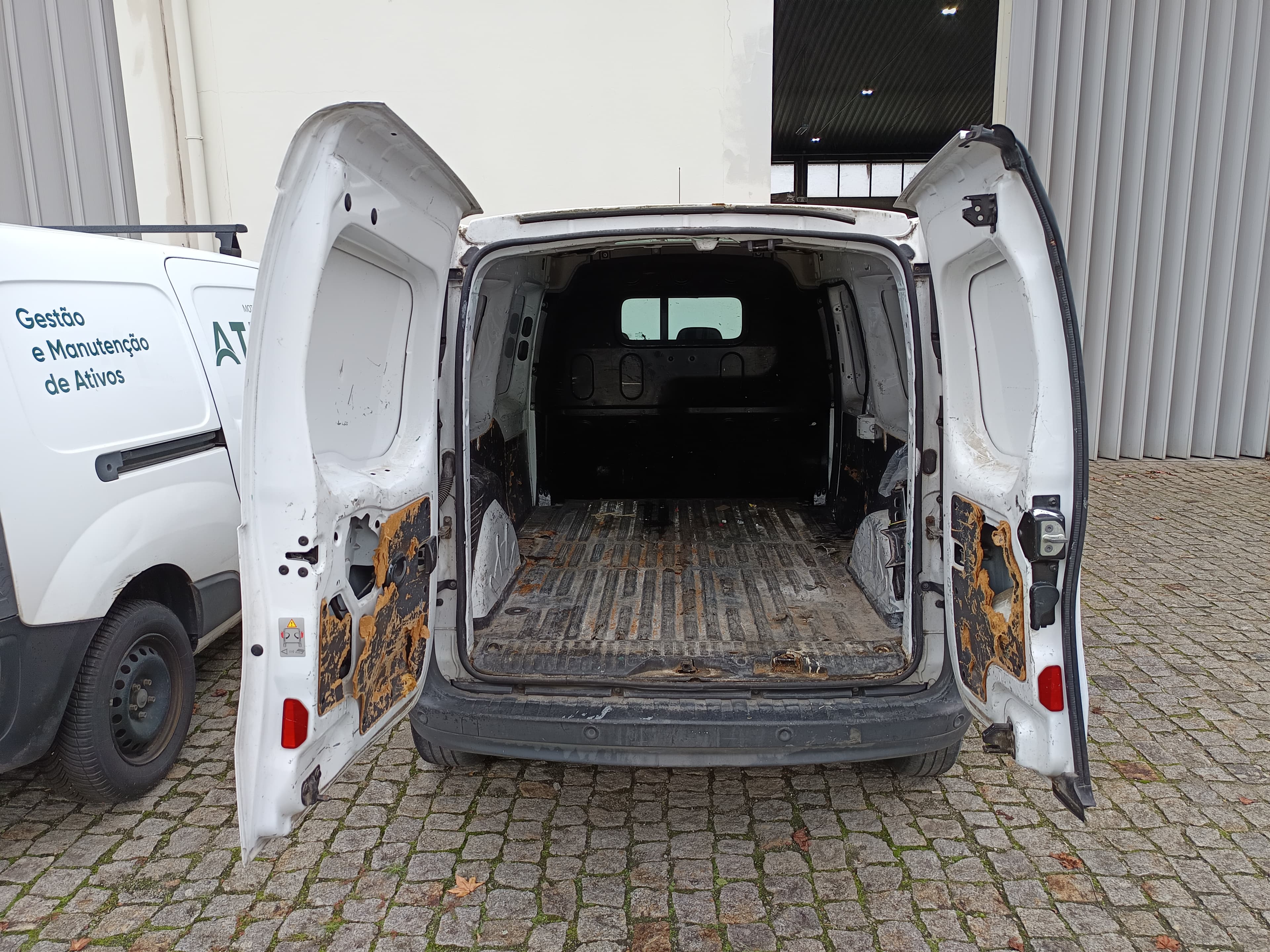 Renault Kangoo Maxi Business 1.5 DCI — imagem 11