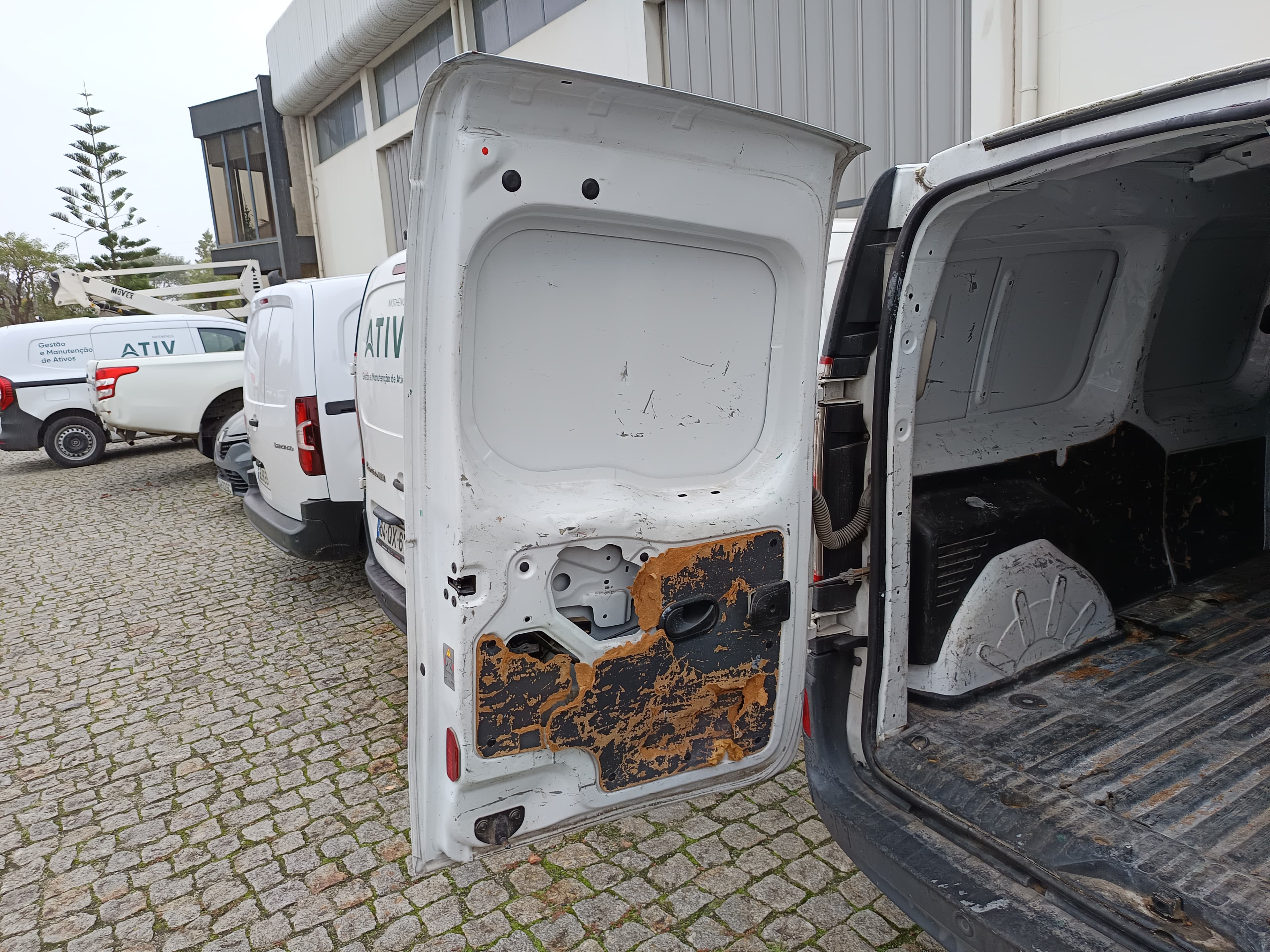 Renault Kangoo Maxi Business 1.5 DCI — imagem 12