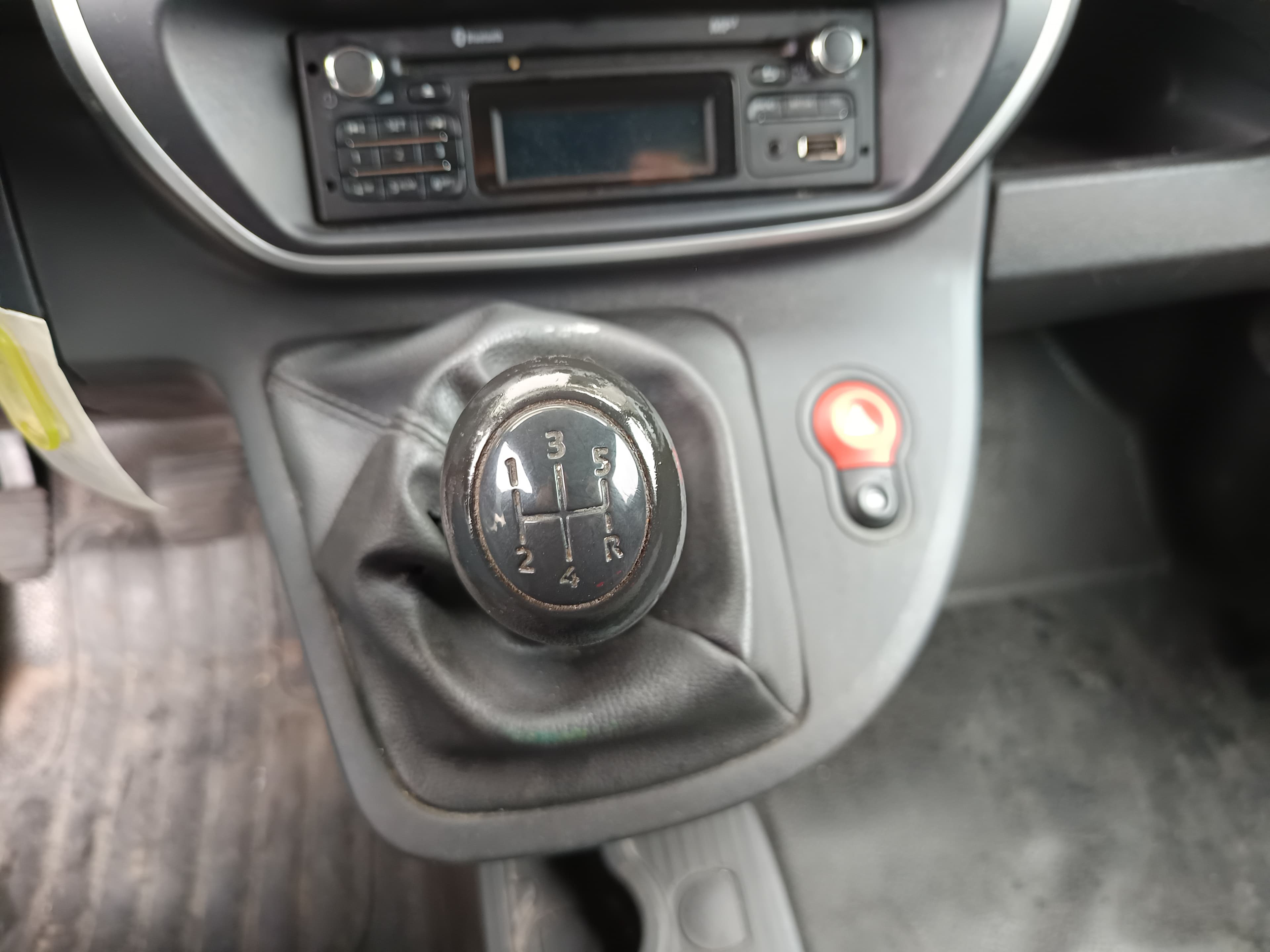 Renault Kangoo Maxi Business 1.5 DCI — imagem 34