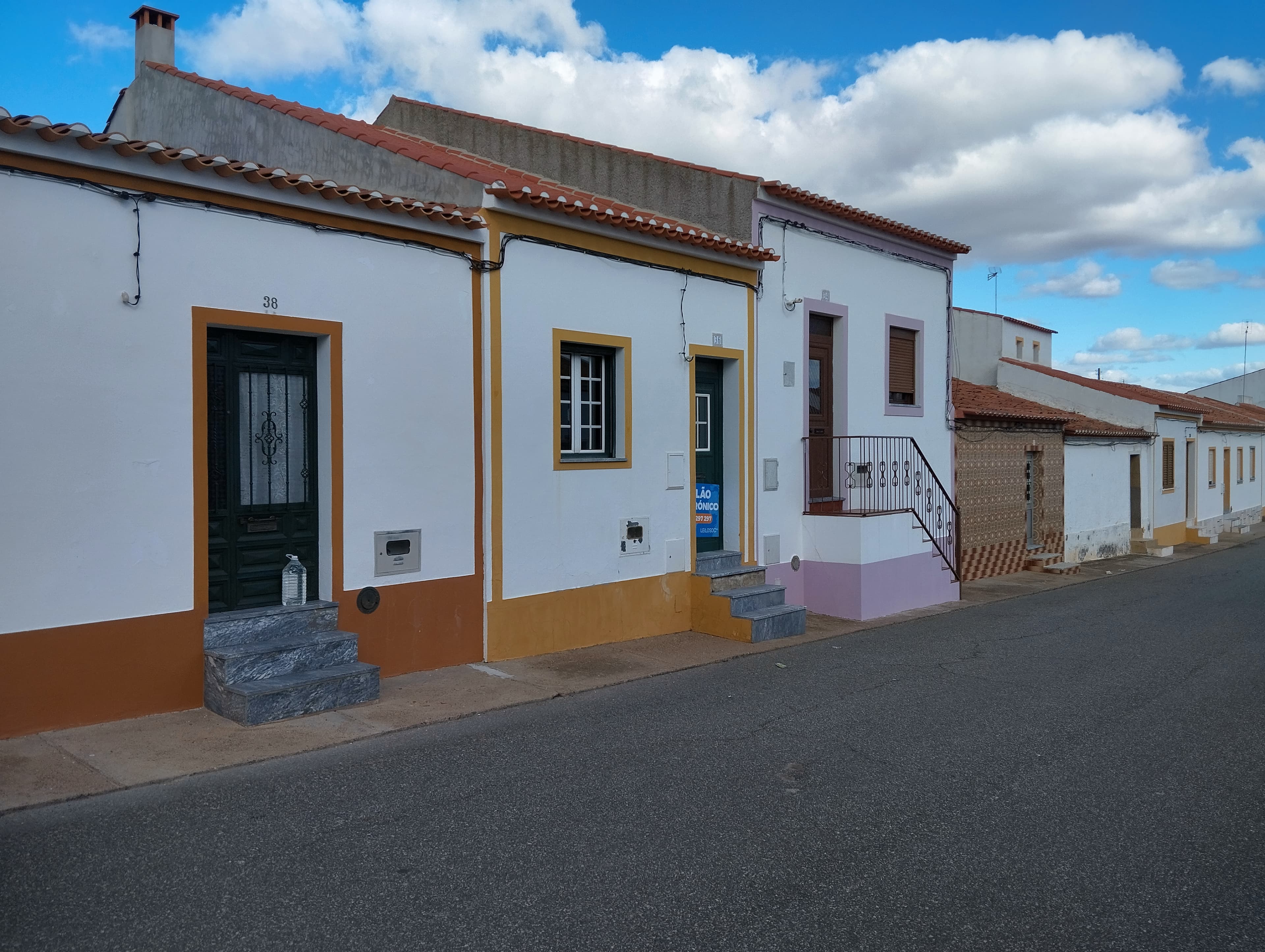 Moradia V2 c/ Garagem · Moura, Beja — imagen 3
