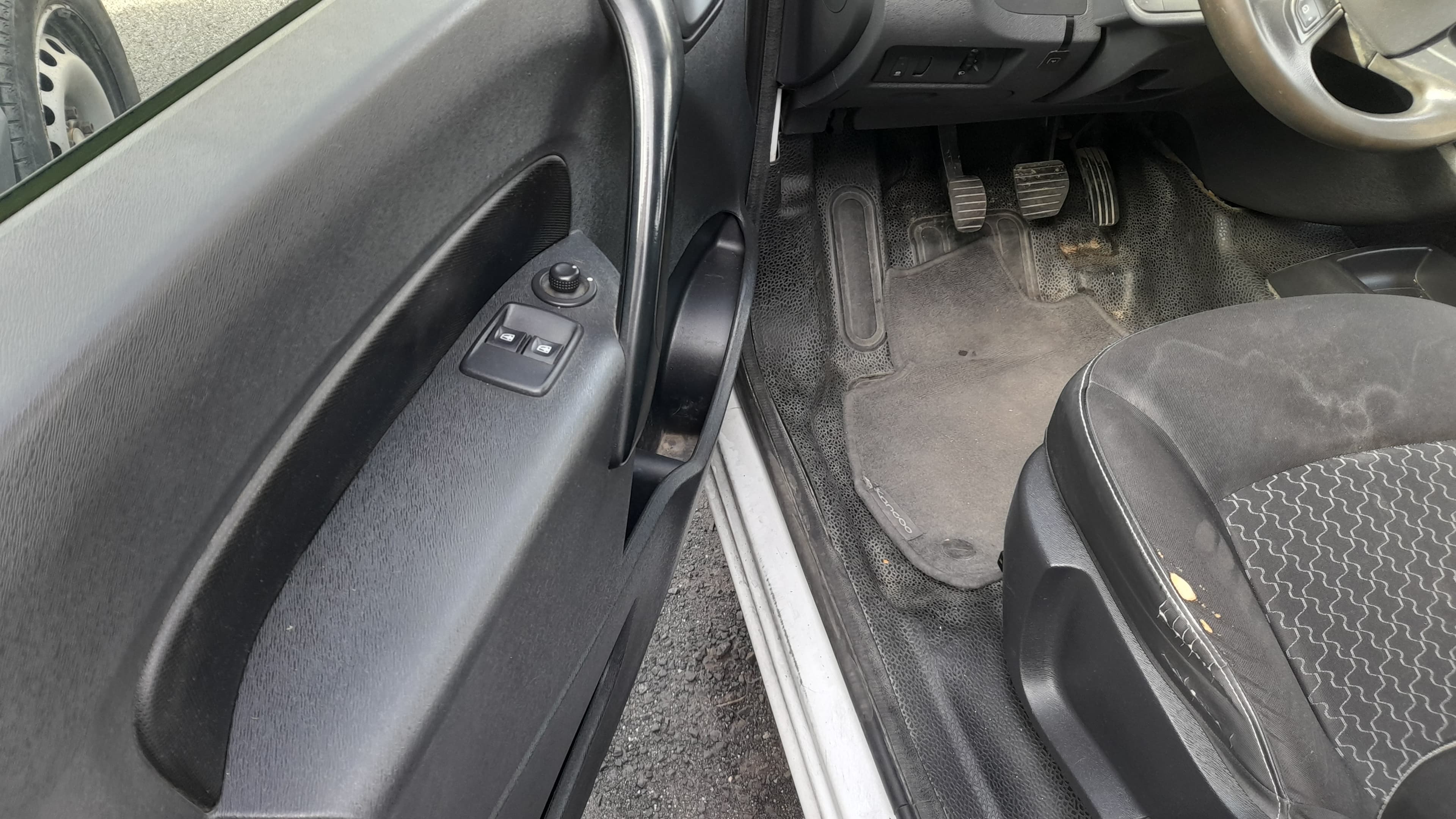 Renault Kangoo Maxi 1.5DCI — imagem 13