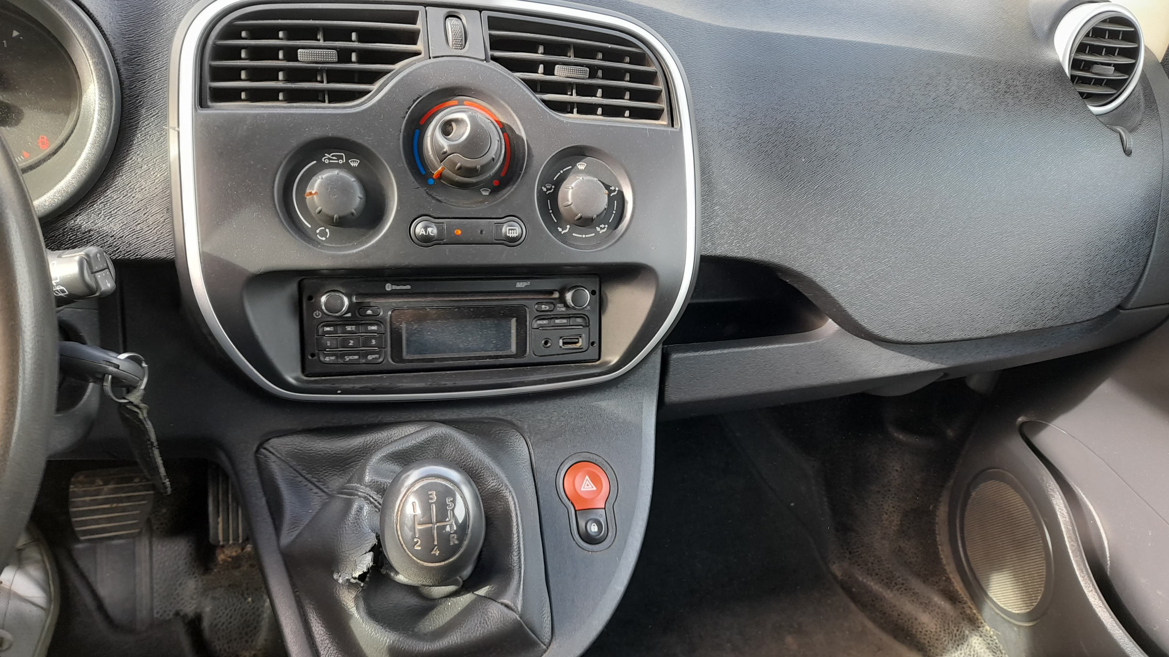 Renault Kangoo Maxi 1.5DCI — imagem 9