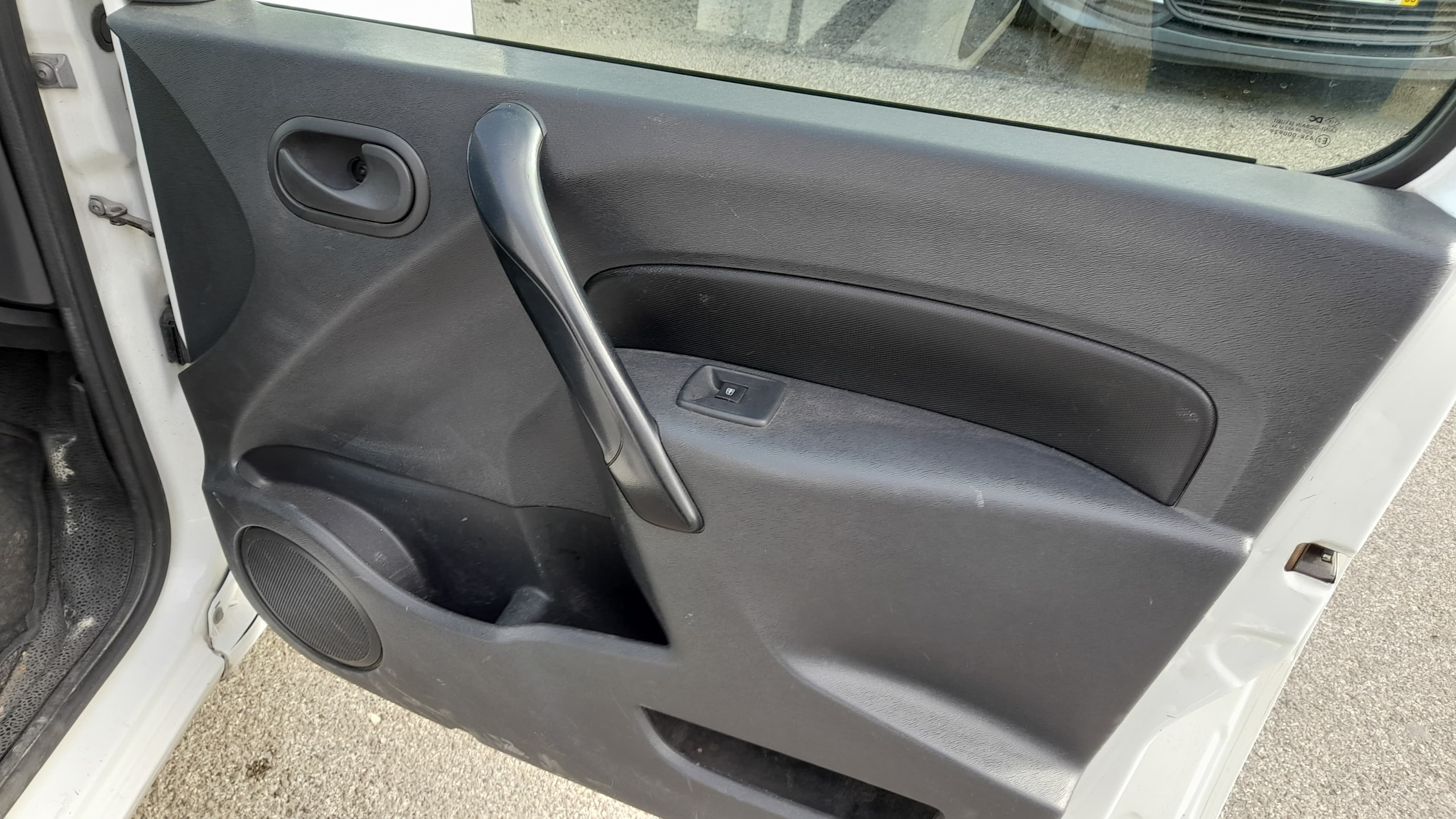 Renault Kangoo Maxi 1.5DCI 90CV — imagen 9