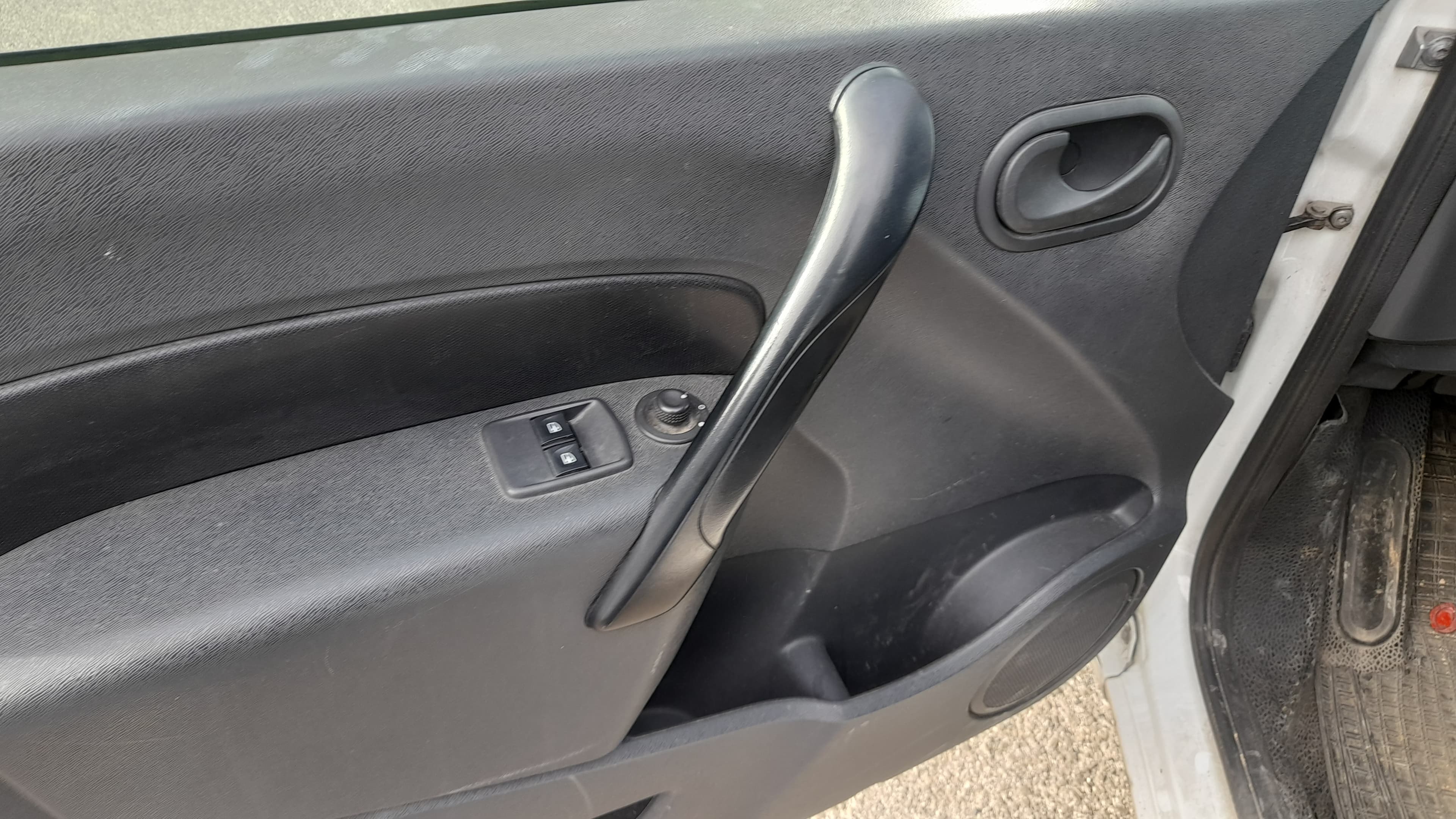 Renault Kangoo Maxi 1.5DCI 90CV — imagem 18