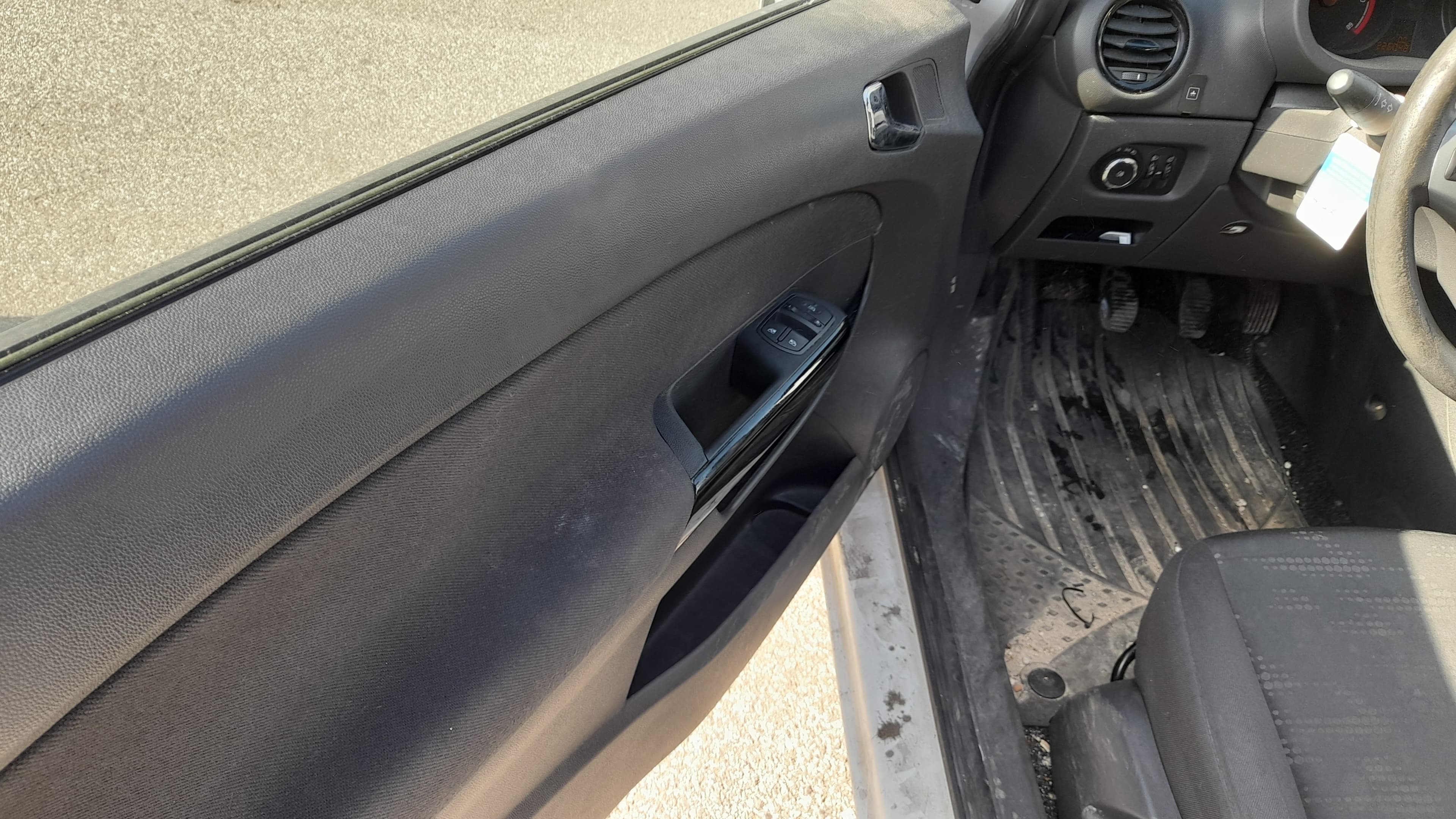 Opel Corsa Van 1.3 CDTI 75CV — imagem 13