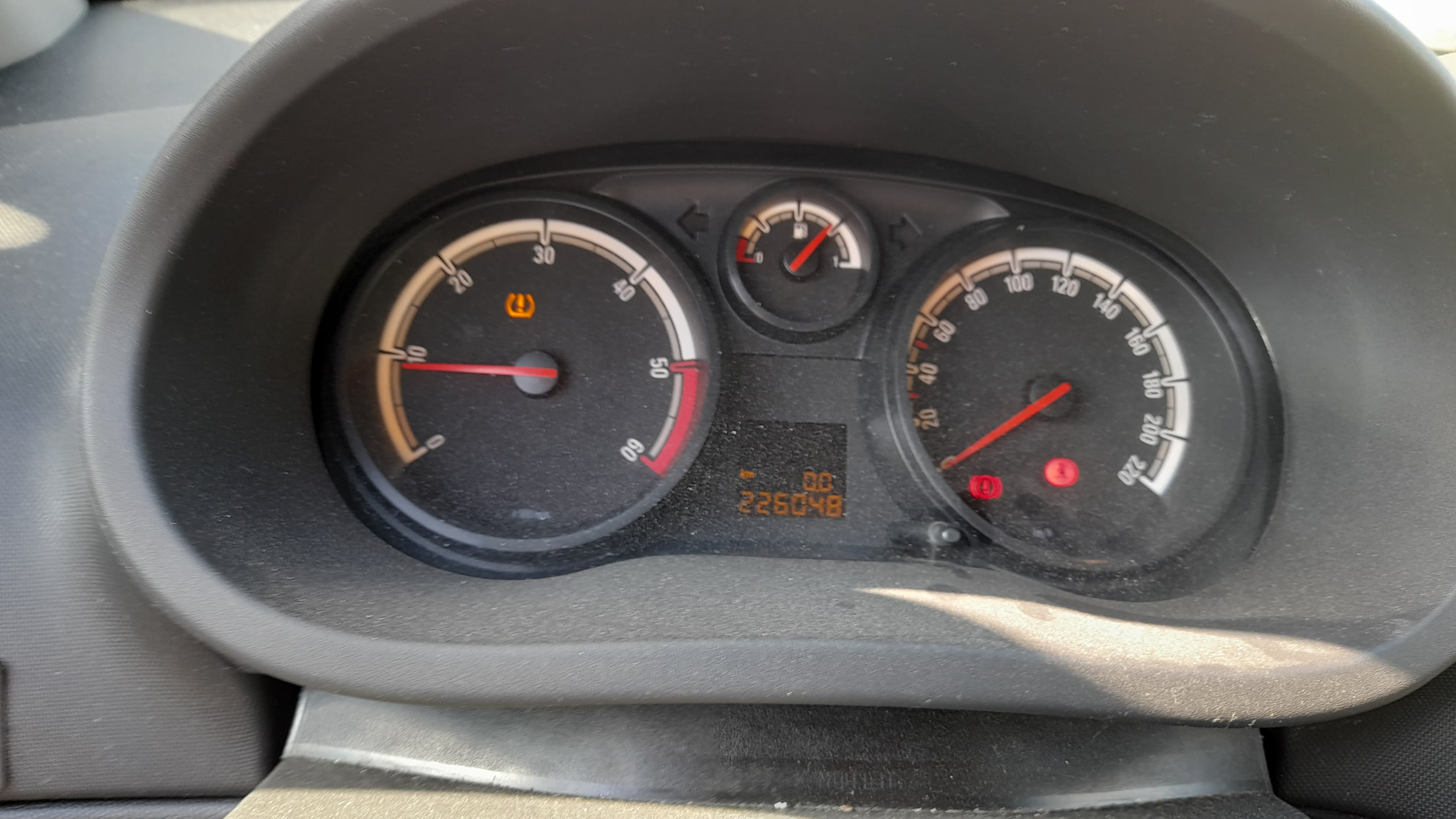 Opel Corsa Van 1.3 CDTI 75CV — imagem 16