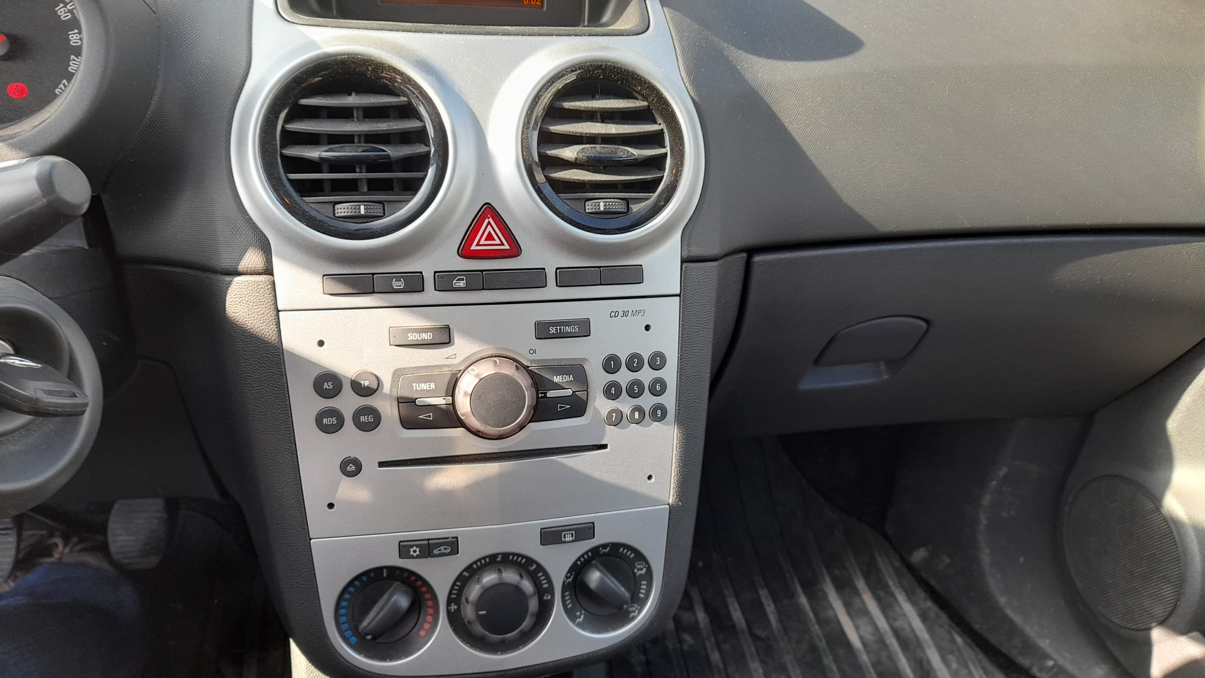 Opel Corsa Van 1.3 CDTI 75CV — imagem 17