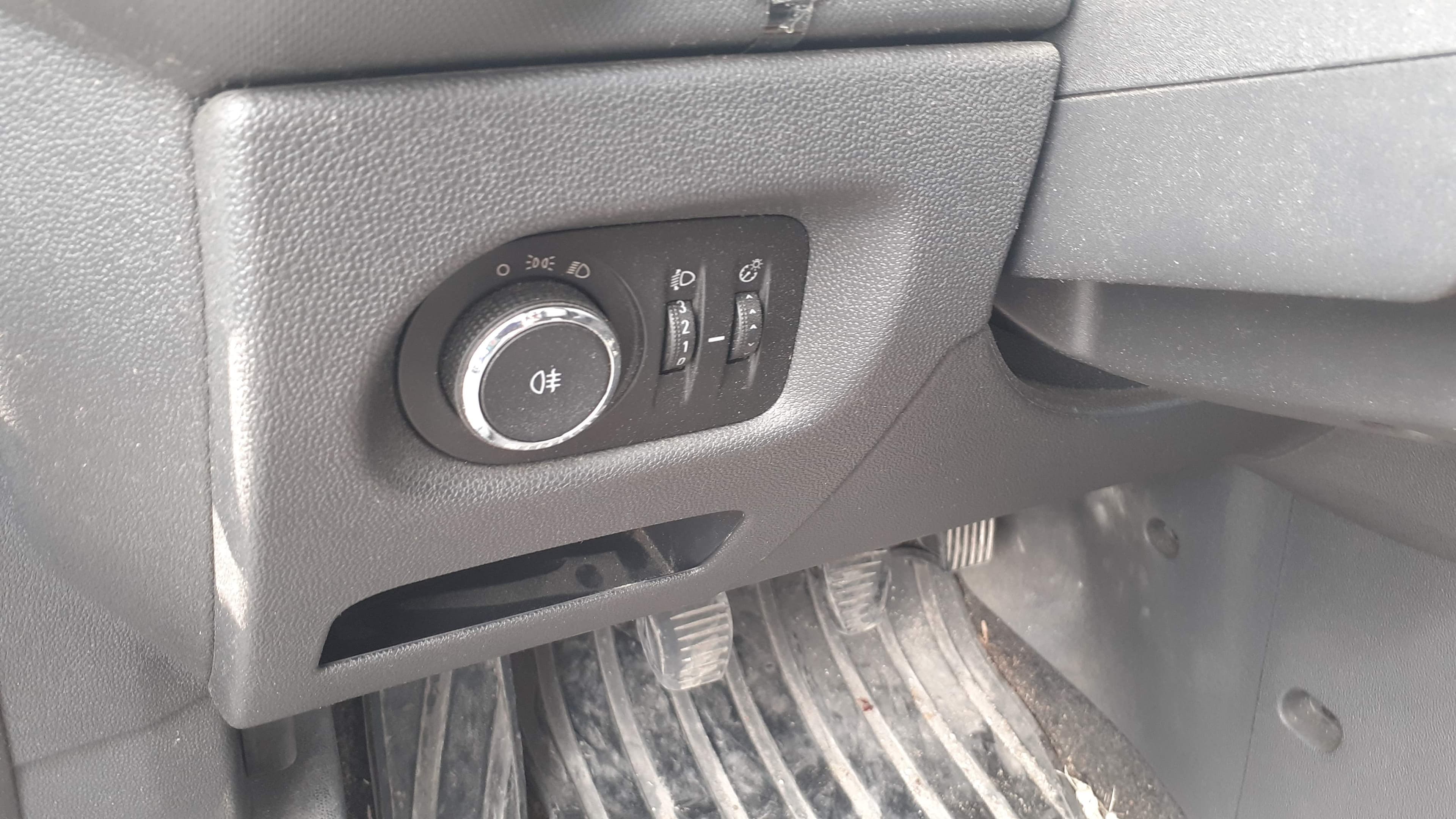 Opel Corsa Van 1.3 CDTi 75 CV — imagen 16
