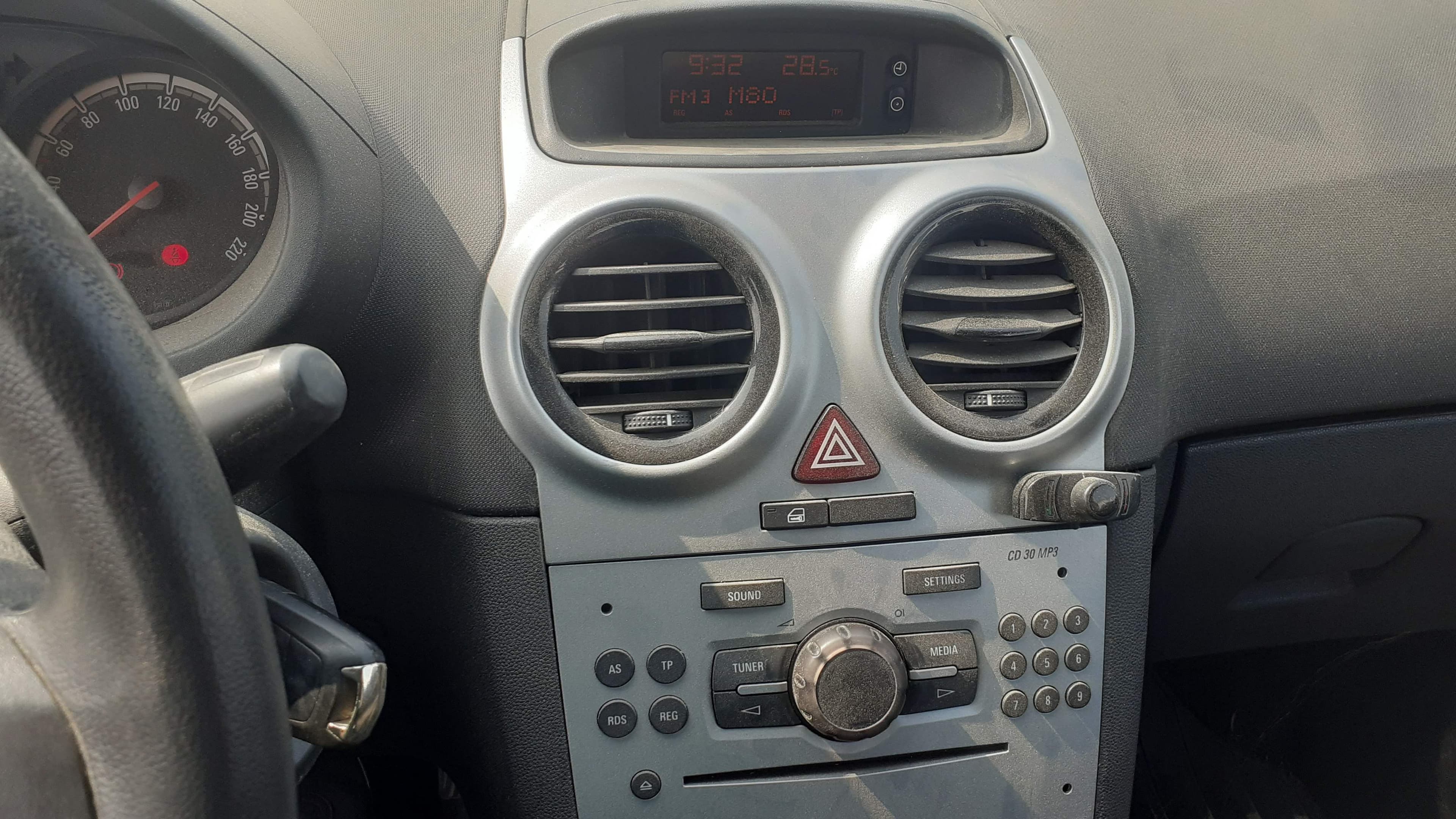 Opel Corsa Van 1.3 CDTi 75 CV — imagen 11