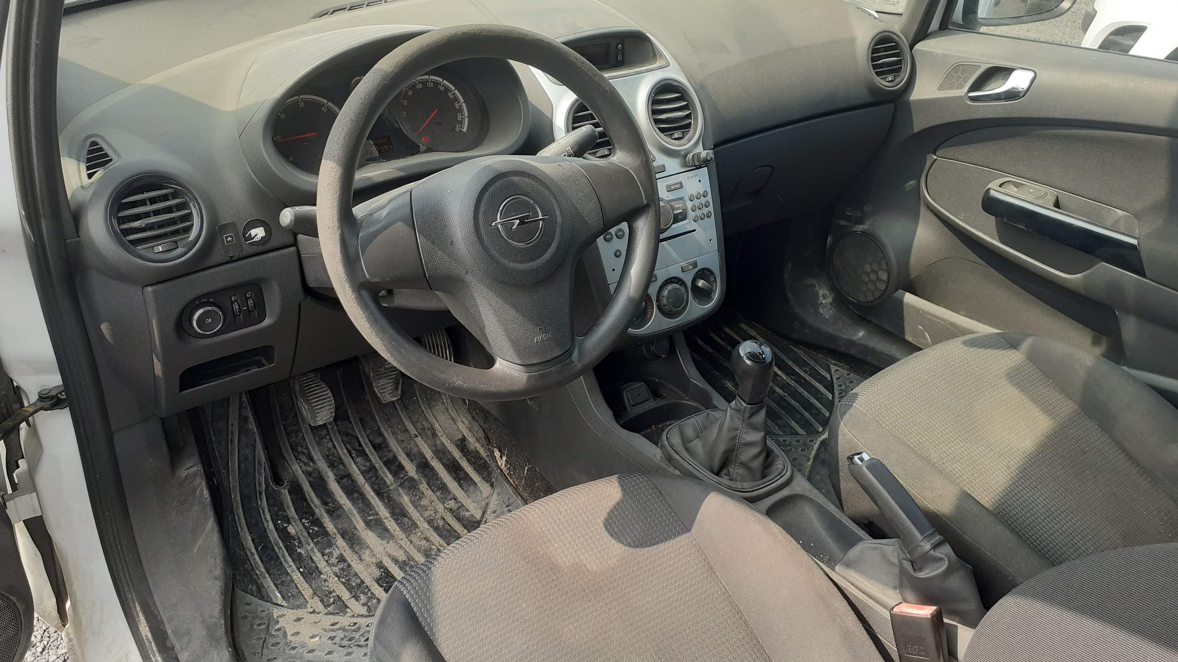 Opel Corsa Van 1.3 CDTi 75 CV — imagen 9