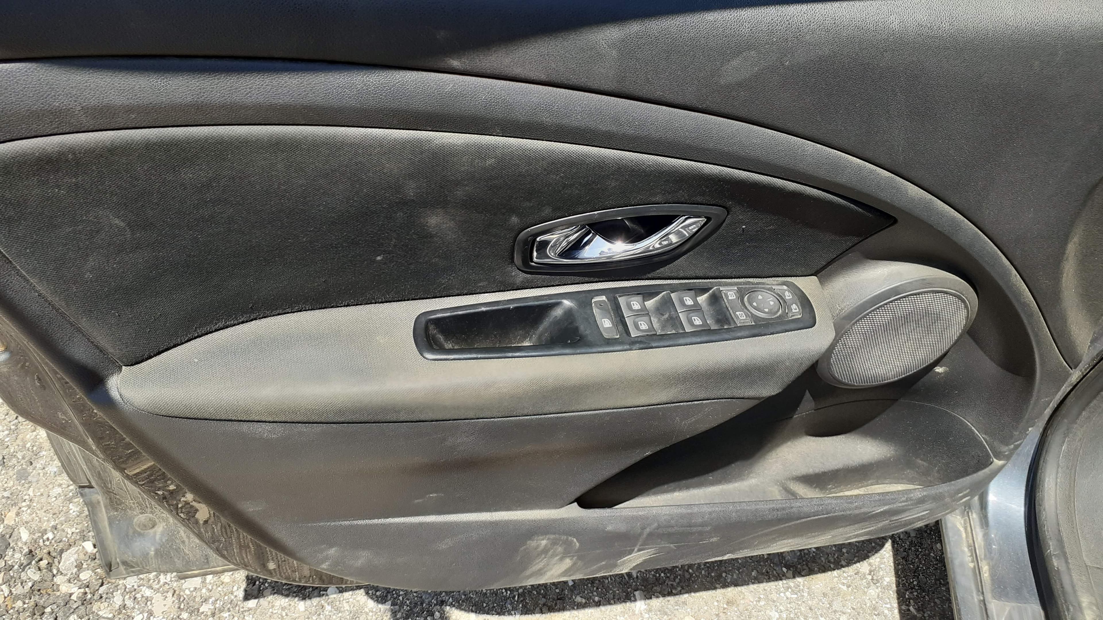 Renault Megane Sport Tourer 1.5 DCI 110CV — imagen 9