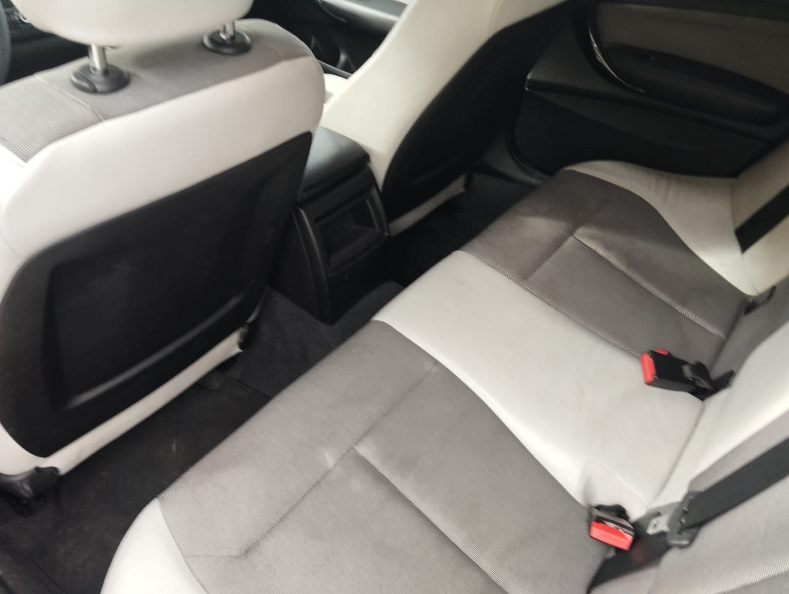 BMW 116 d · Ano 2014 — imagen 10