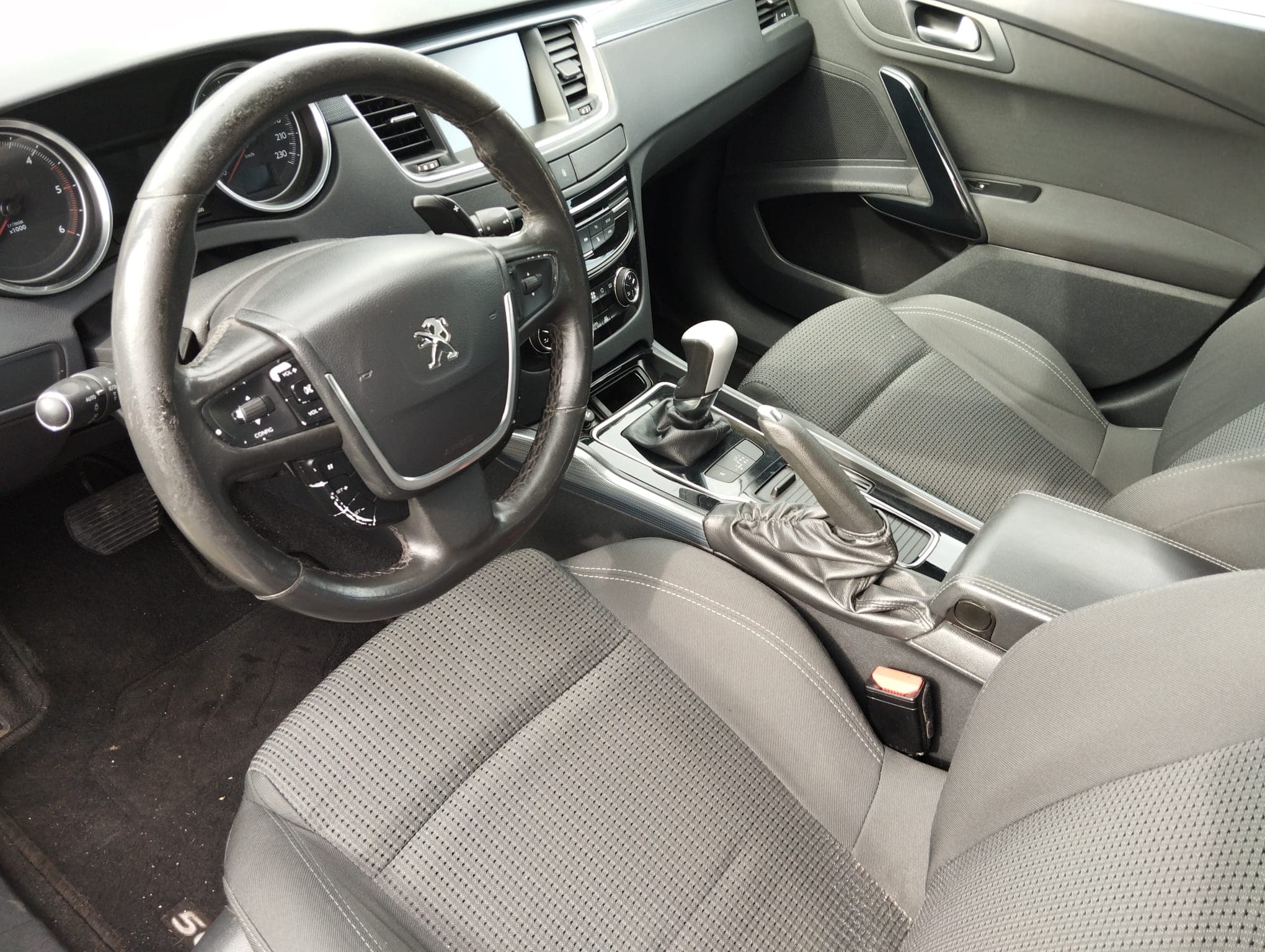 Peugeot 508 SW · Ano 2015 — imagen 22