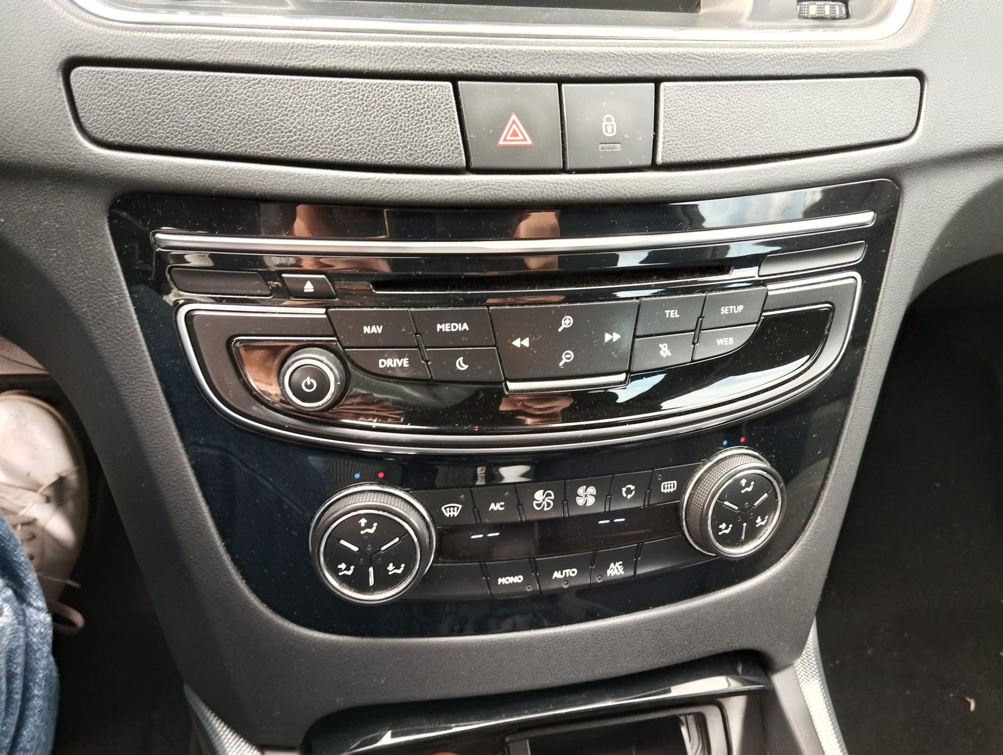 Peugeot 508 SW · Ano 2015 — imagen 18