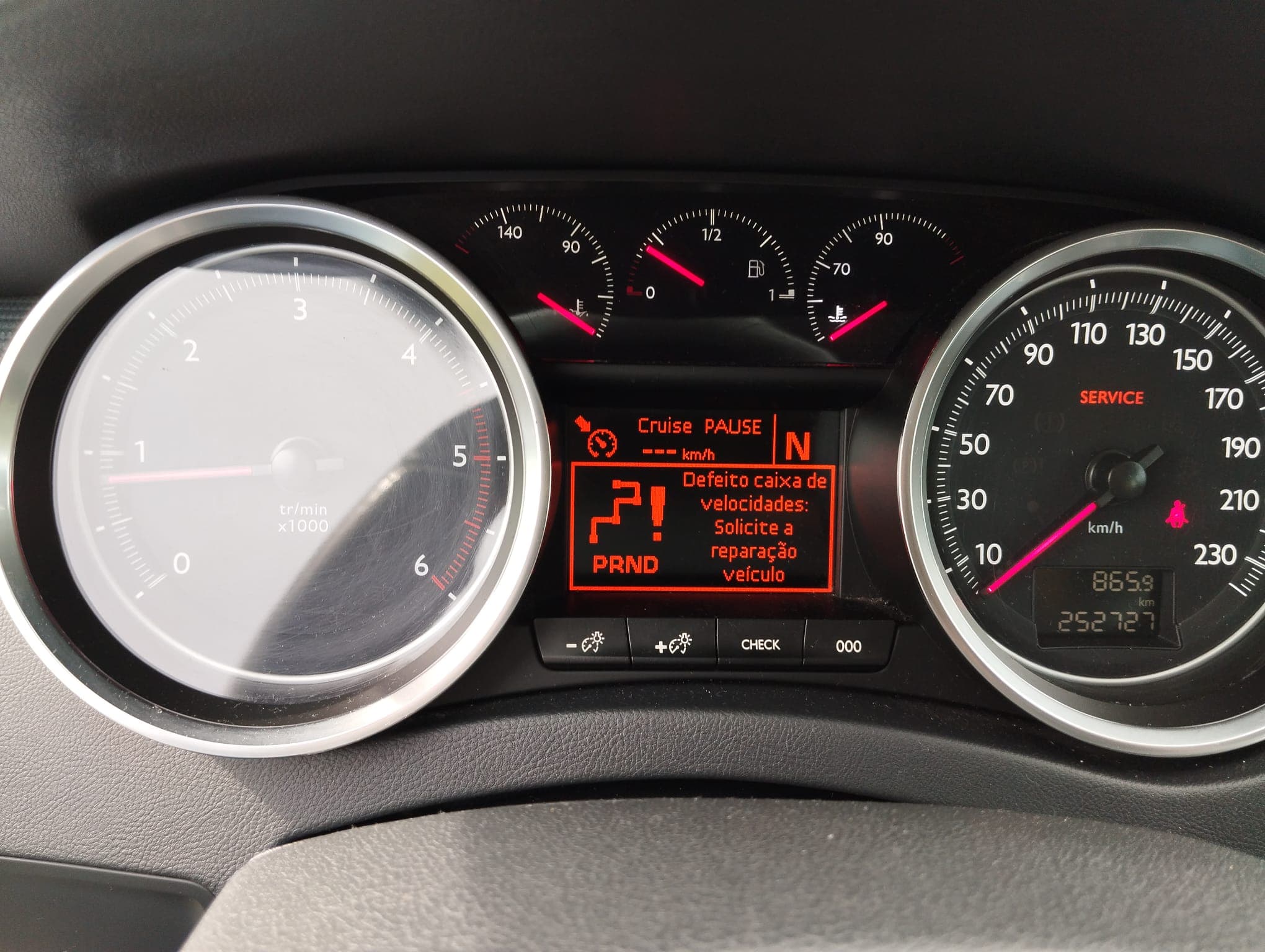 Peugeot 508 SW · Ano 2015 — imagen 20