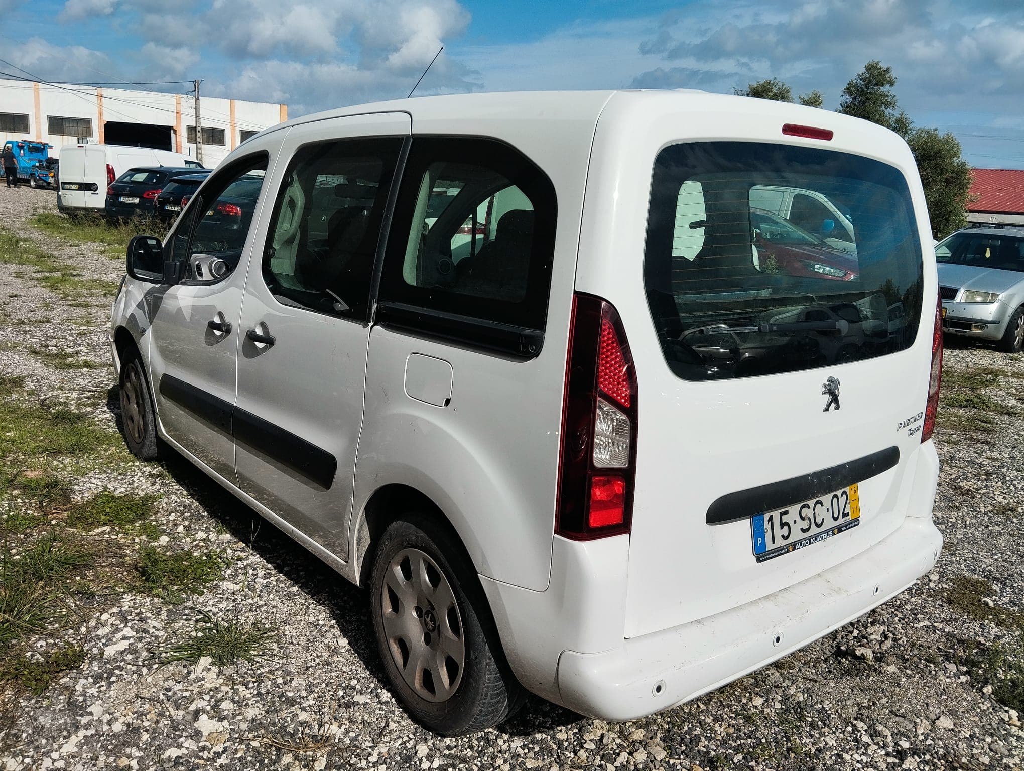 Peugeot Partner Tepee · Ano 2016 — imagem 4
