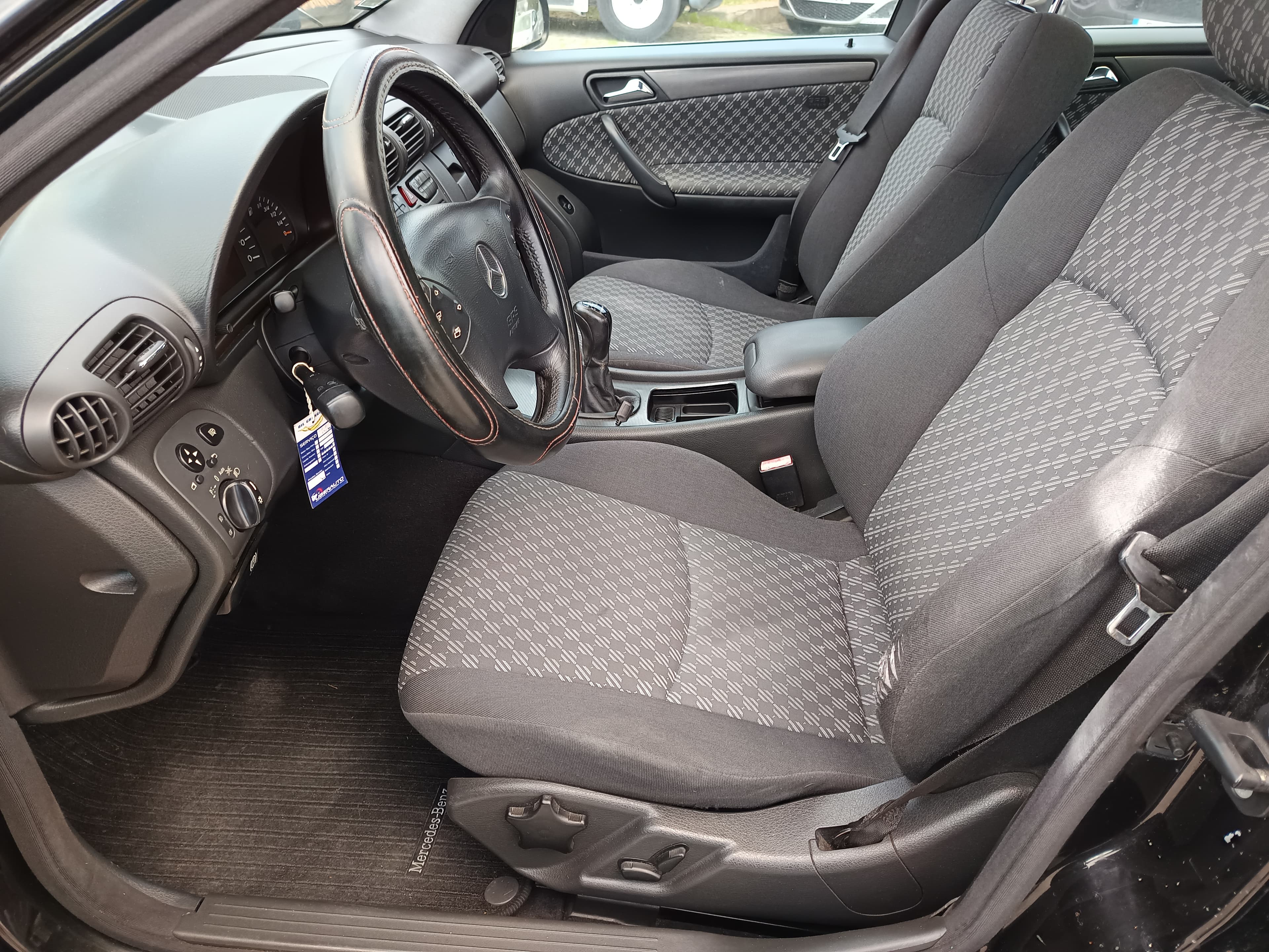 Mercedes-Benz C220 CDI · Ano 2000 — imagen 37