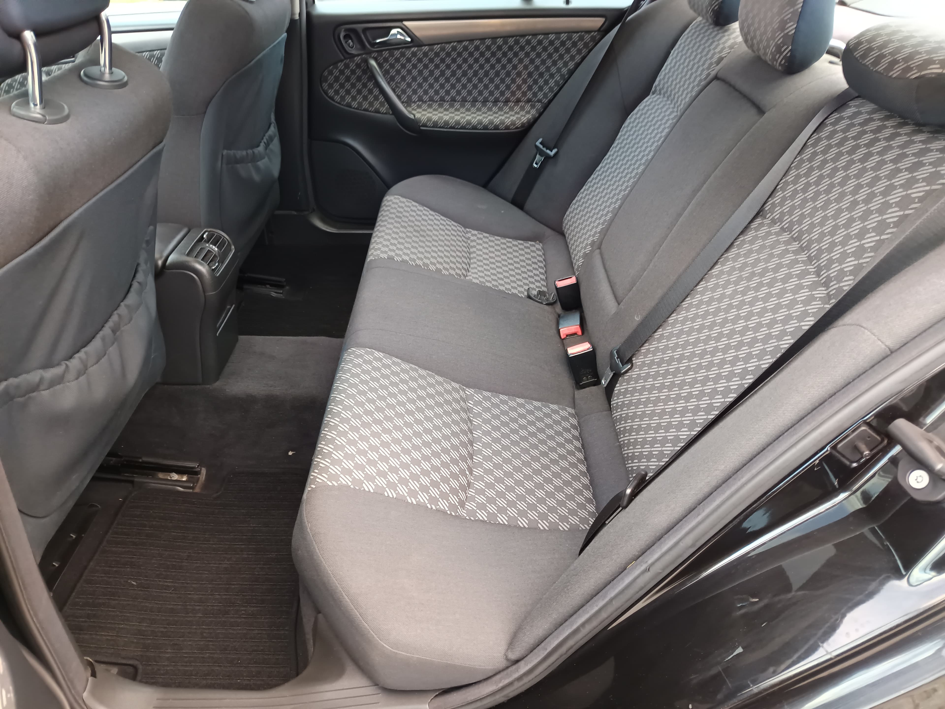 Mercedes-Benz C220 CDI · Ano 2000 — imagen 34