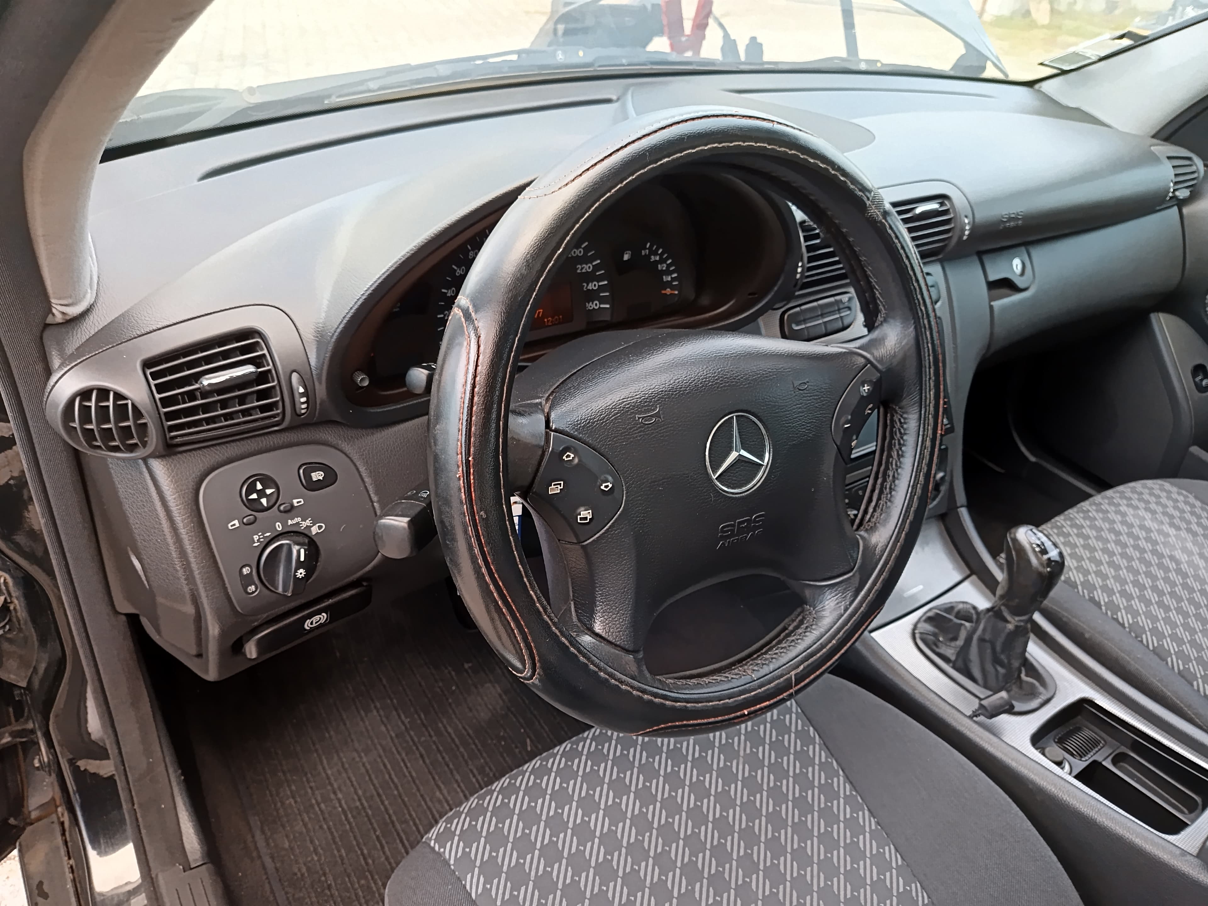 Mercedes-Benz C220 CDI · Ano 2000 — imagen 40