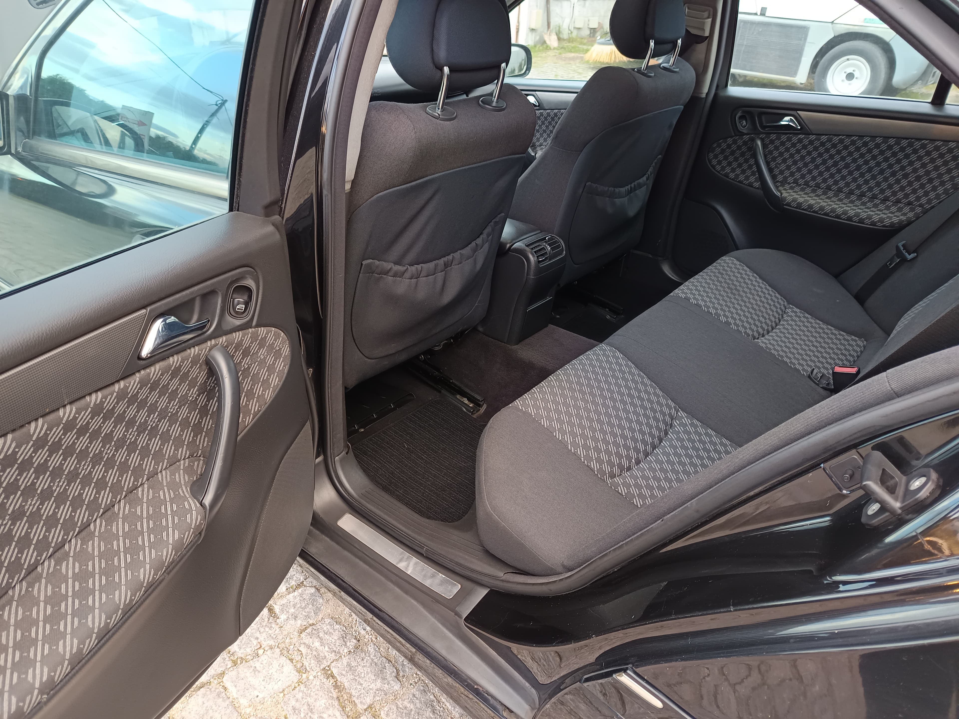 Mercedes-Benz C220 CDI · Ano 2000 — imagen 32