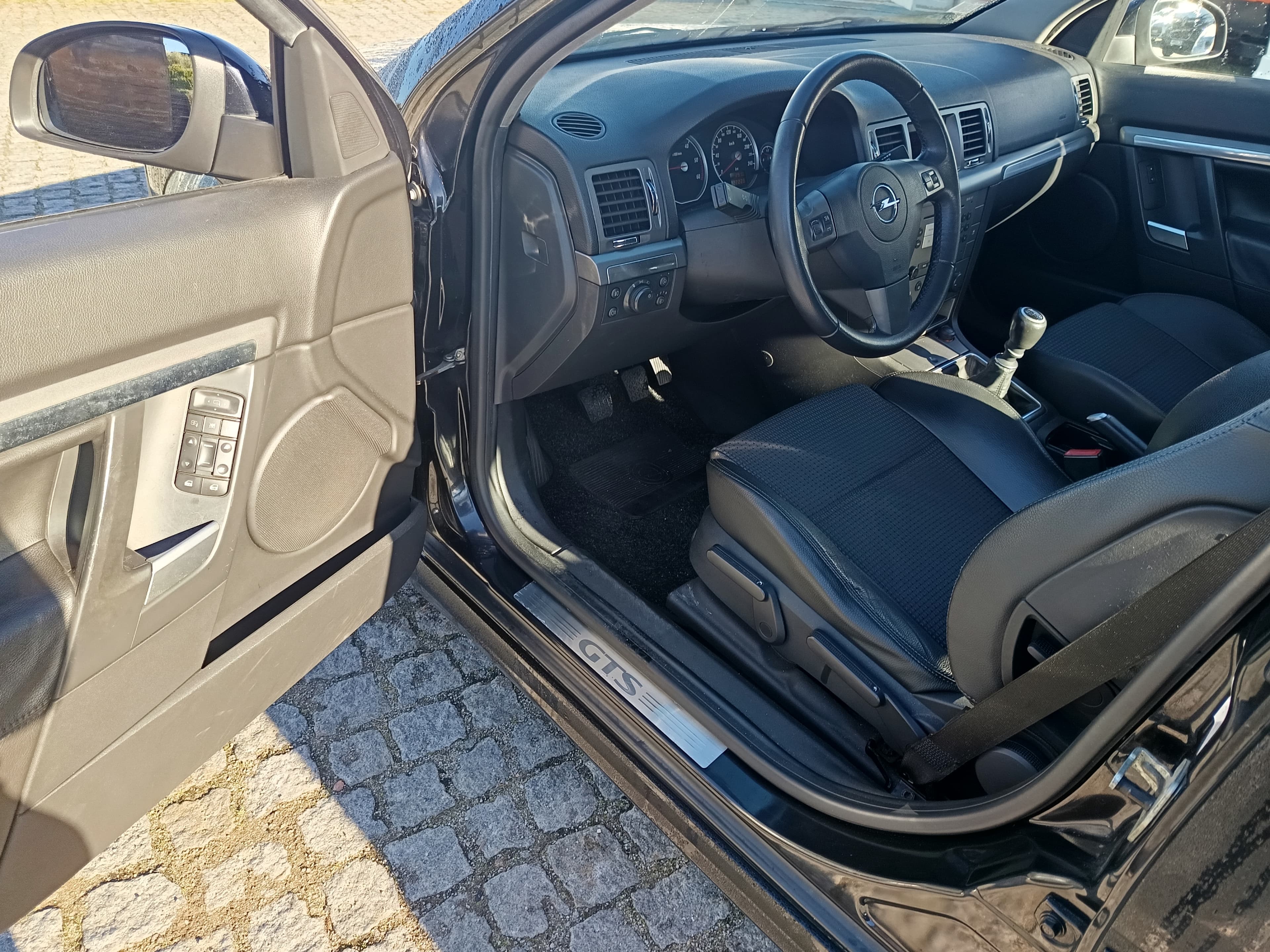 Opel Vectra · Ano 2005 — imagem 32